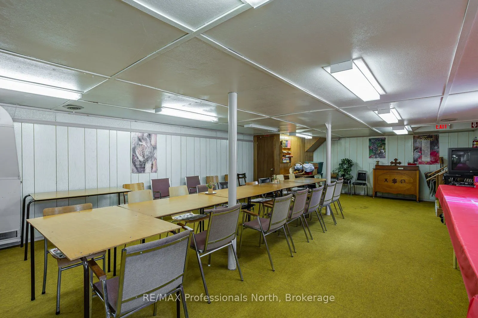 2319 Loop Road