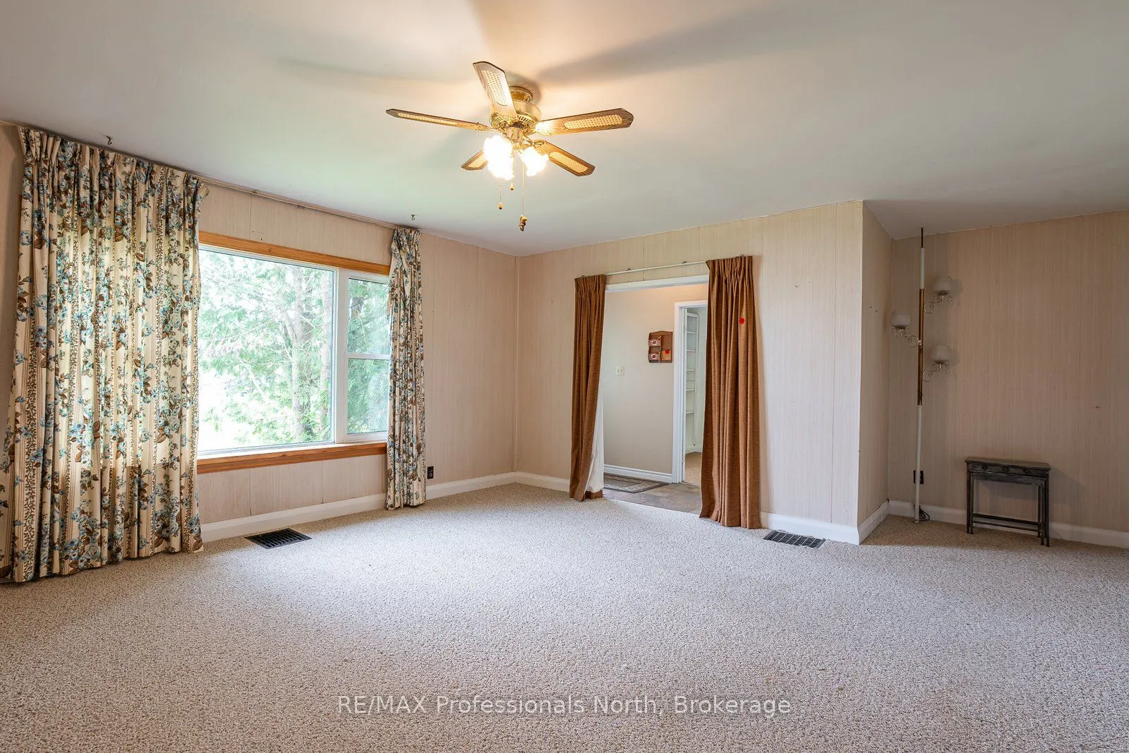2319 Loop Road