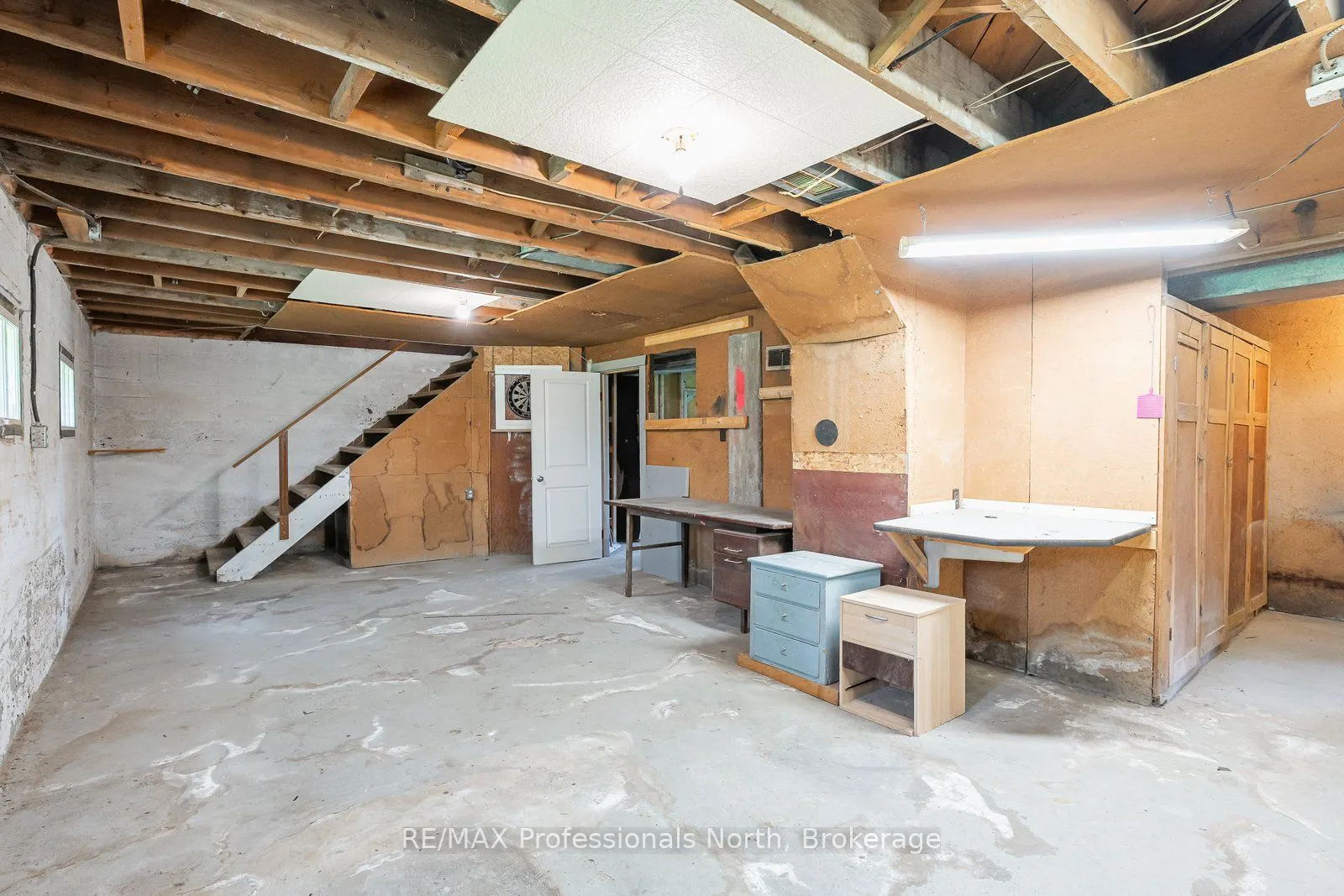 2319 Loop Road