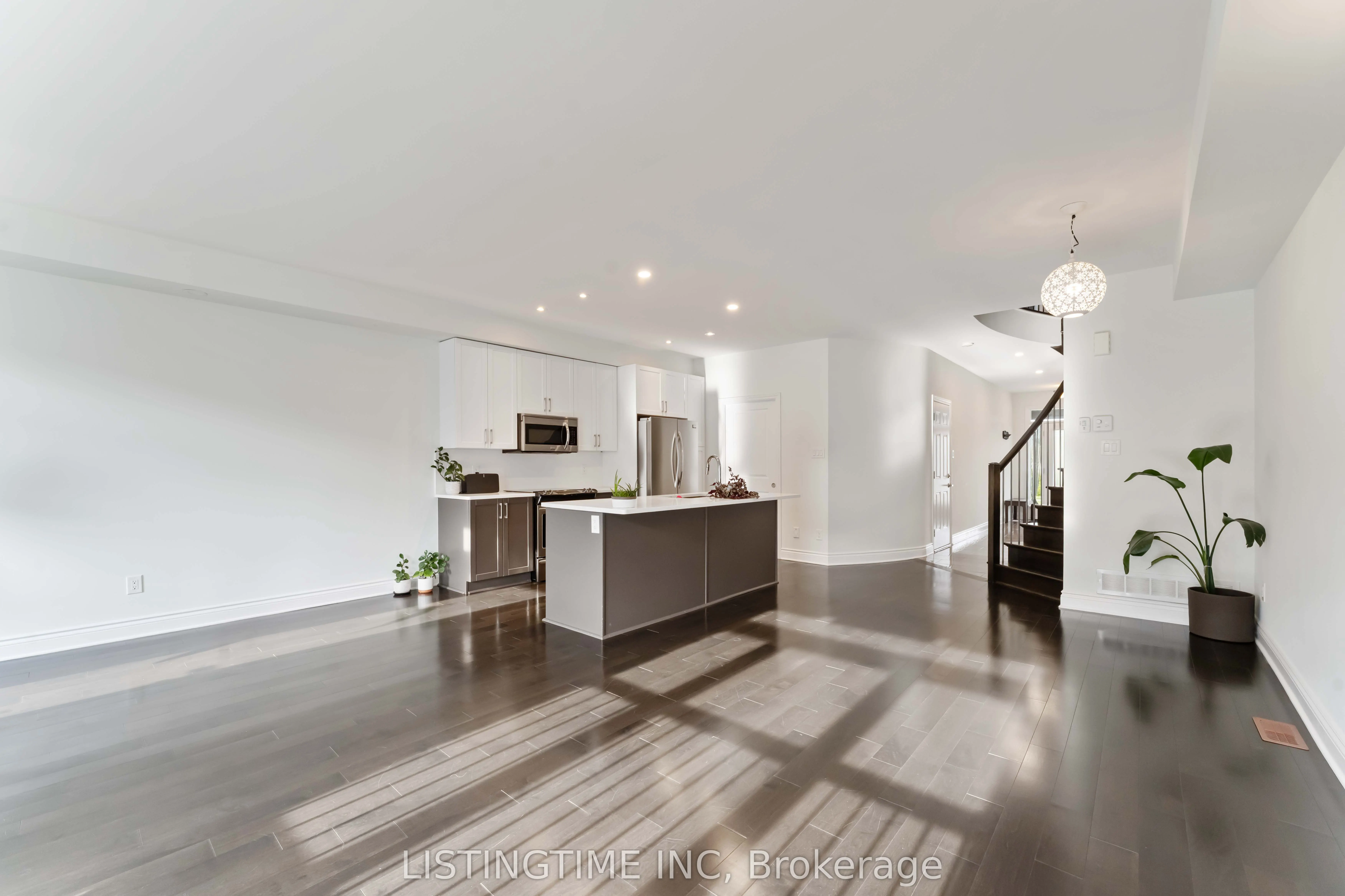 704 Brian Good Avenue