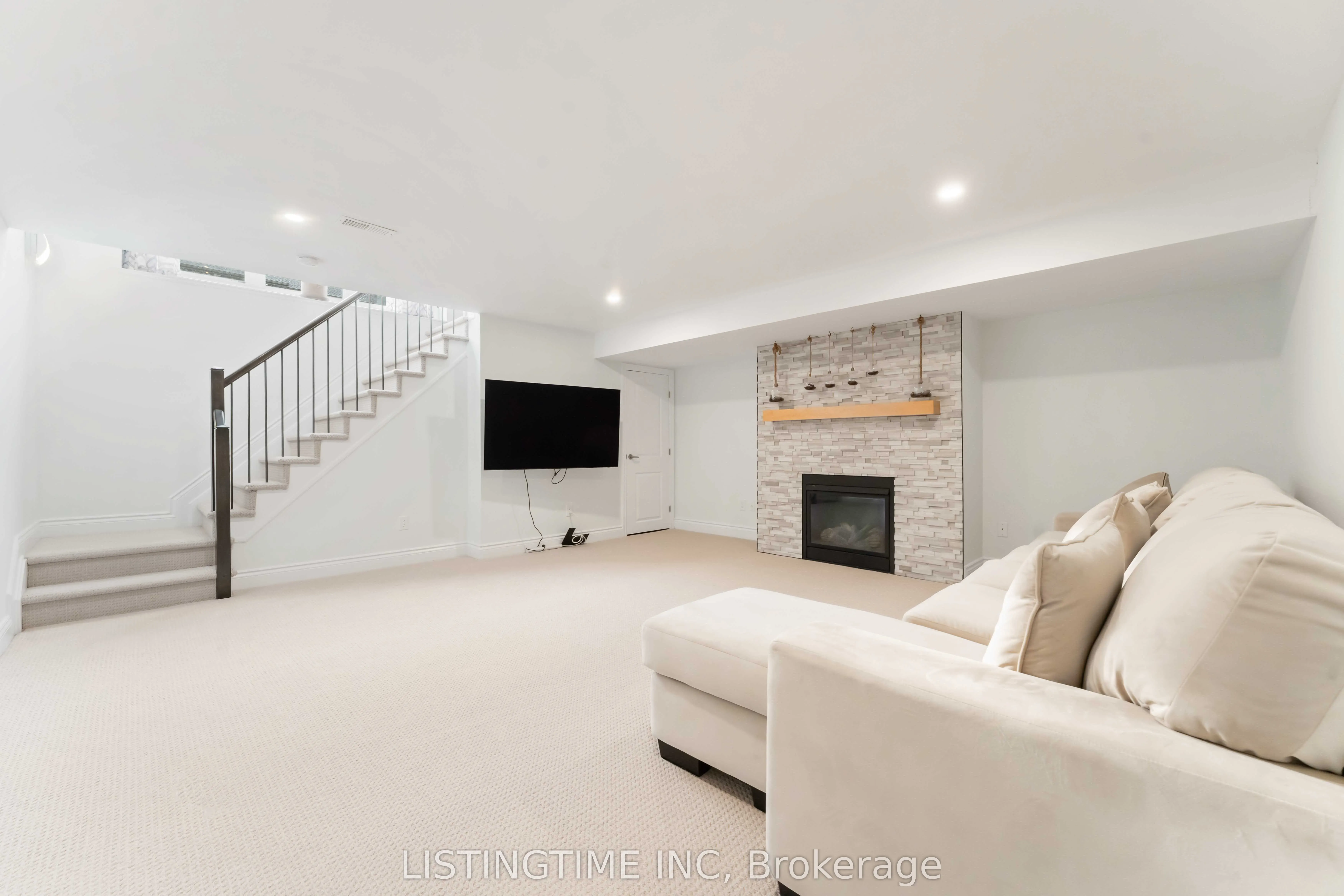 704 Brian Good Avenue