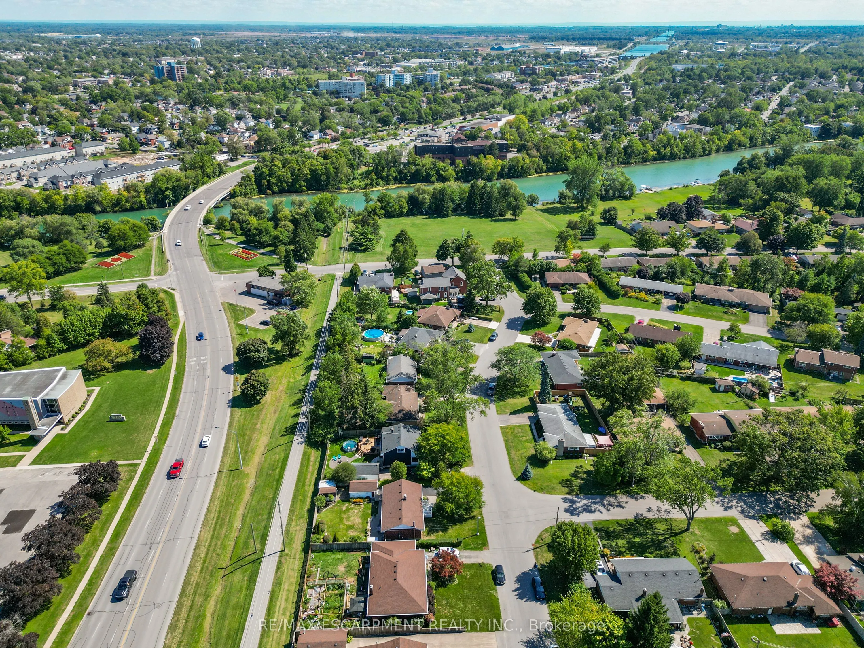 11 Riverview Drive