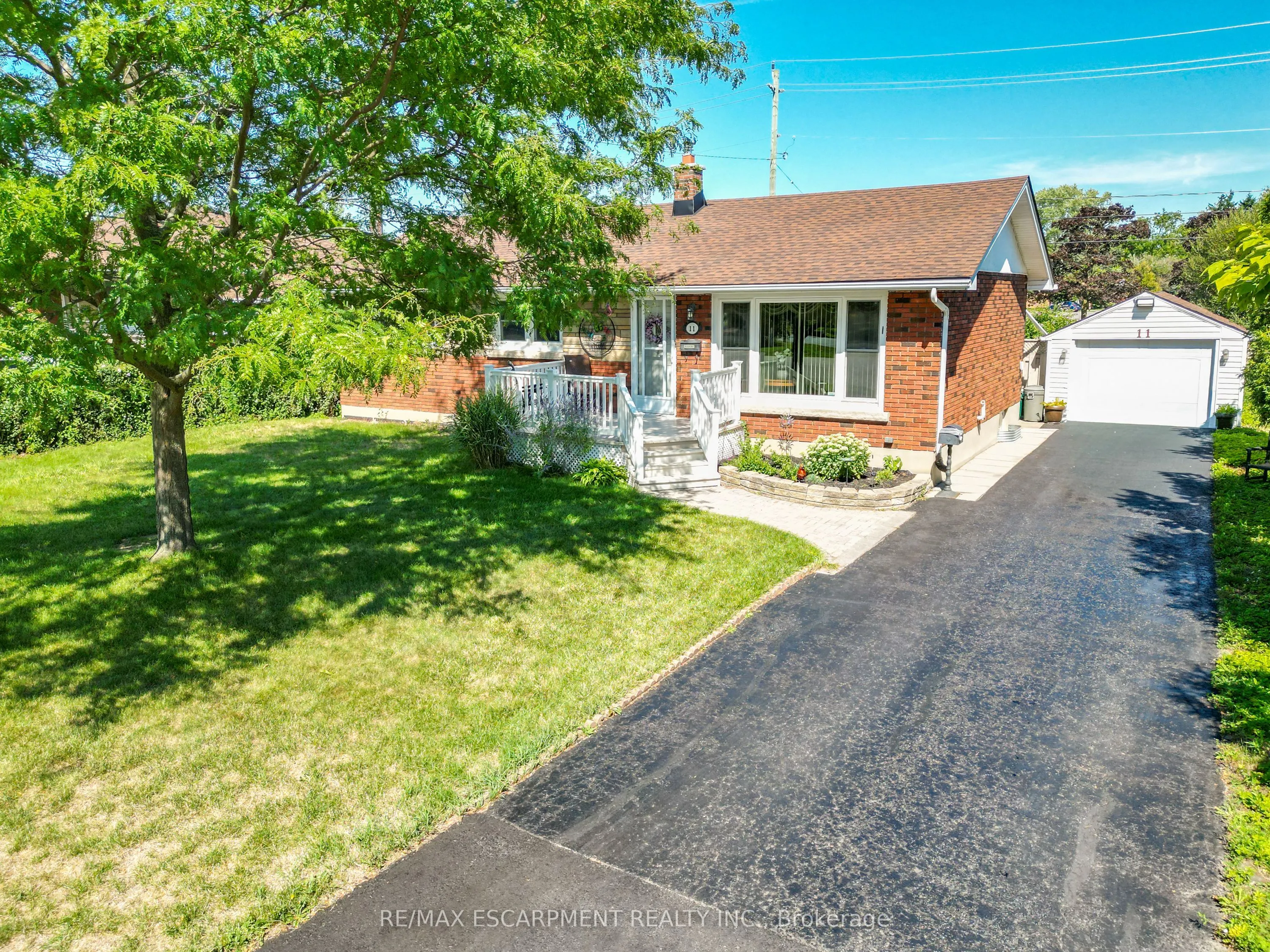 11 Riverview Drive