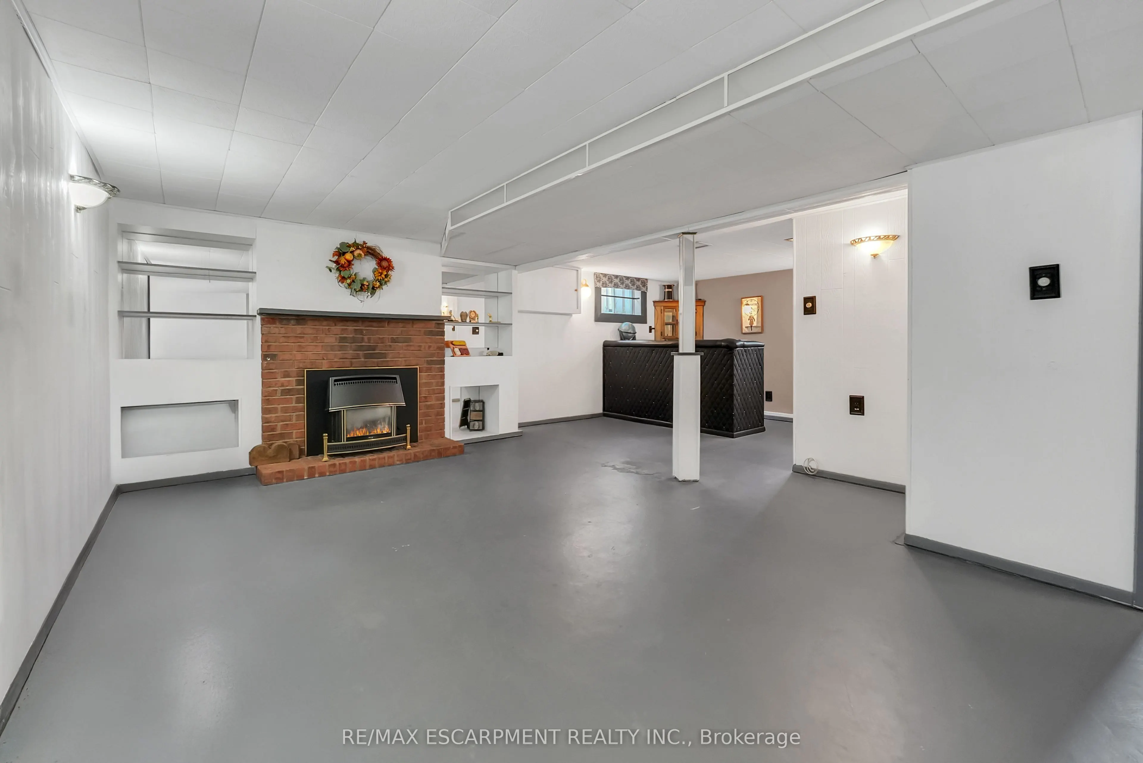 11 Riverview Drive