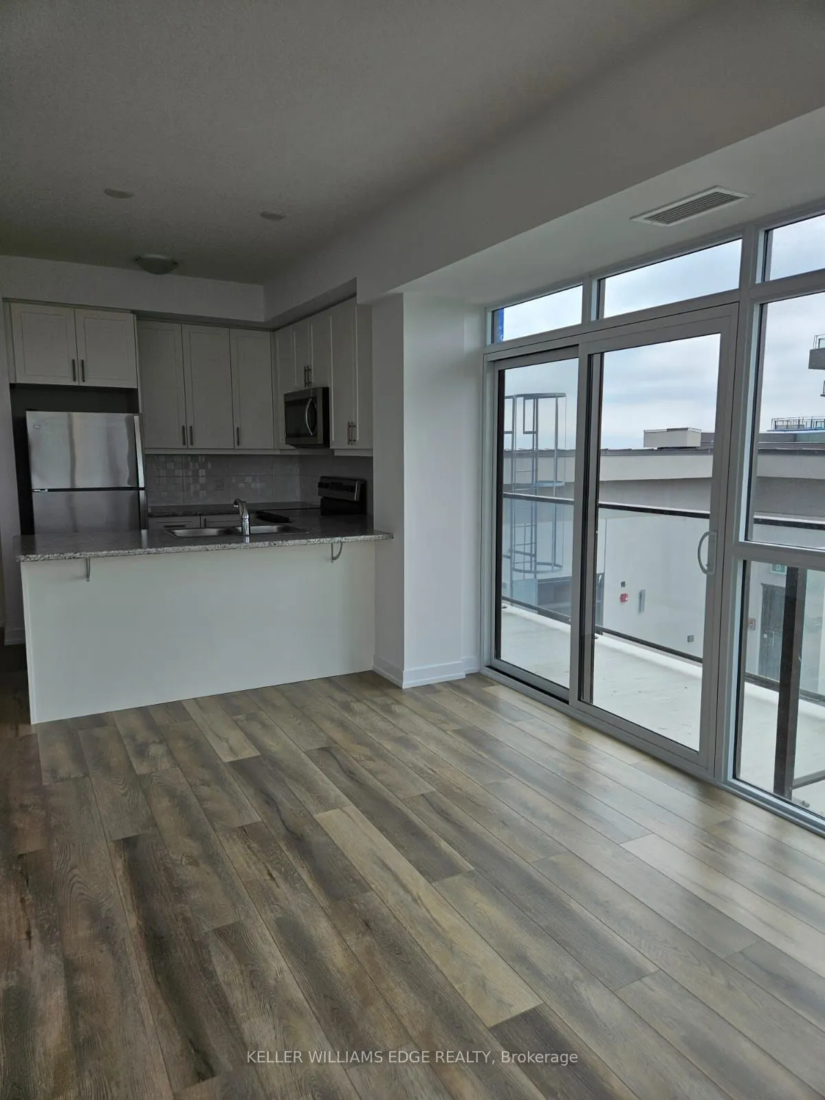 470 Dundas Street E, #602