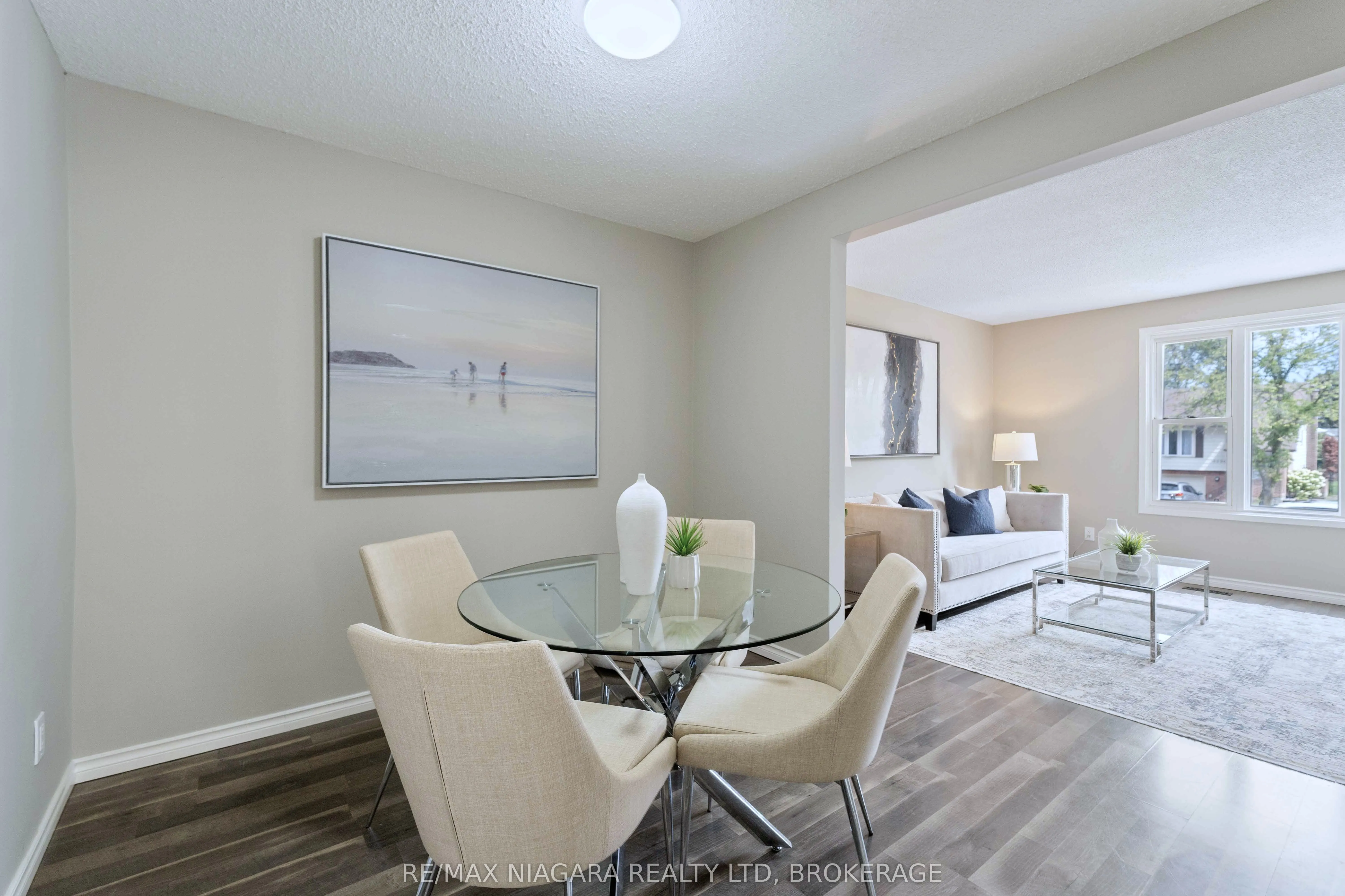8299 Mundare Crescent