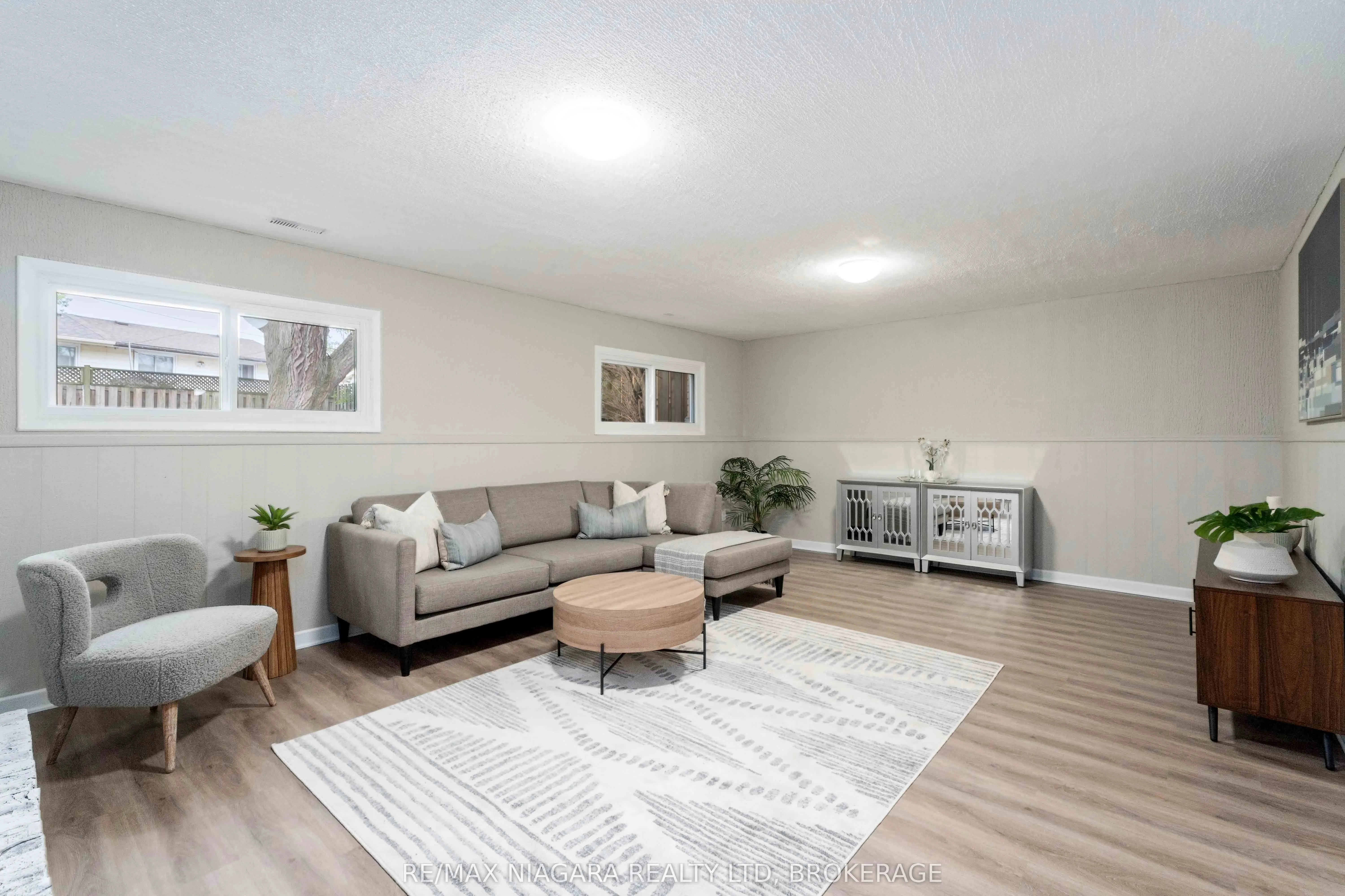 8299 Mundare Crescent