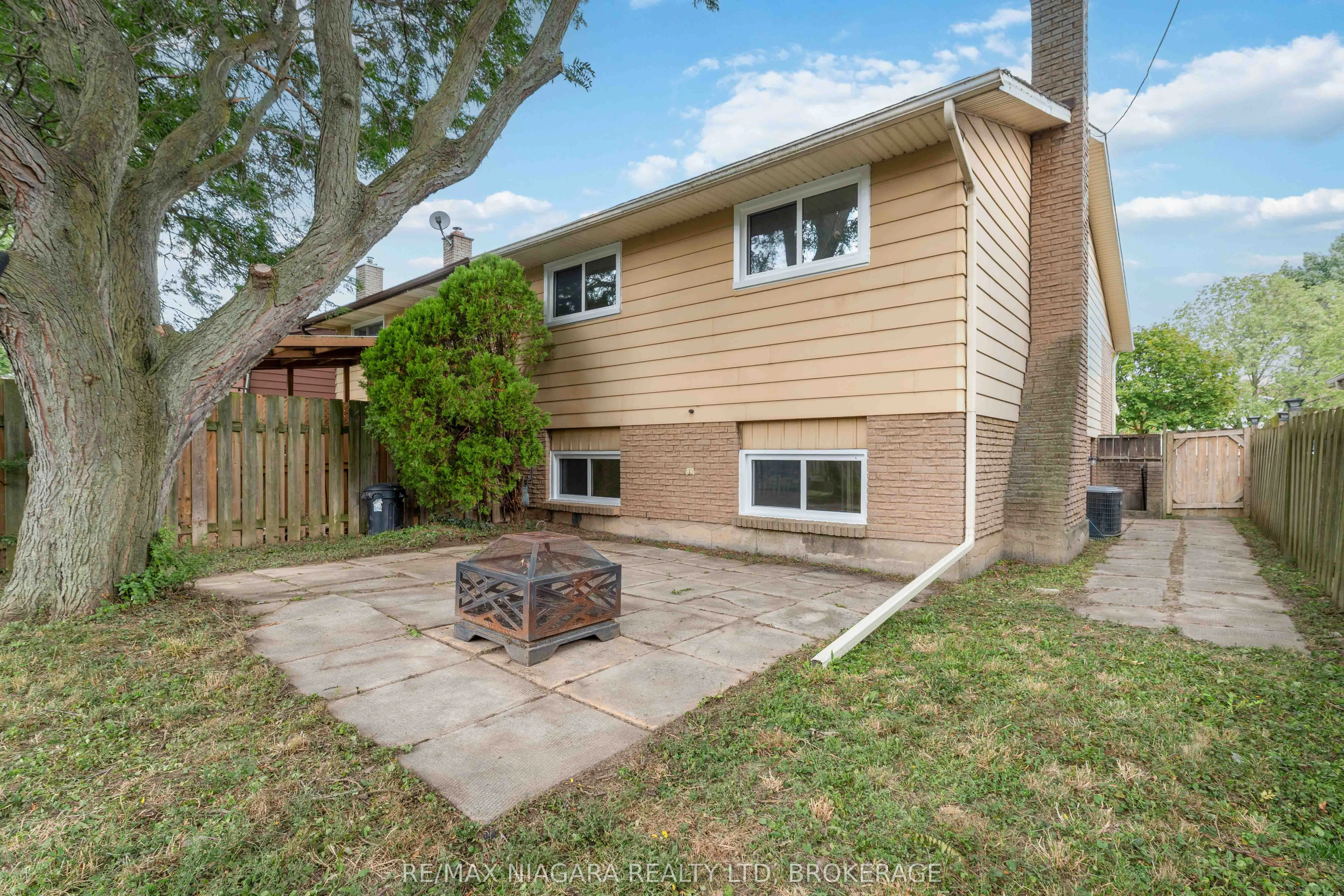 8299 Mundare Crescent