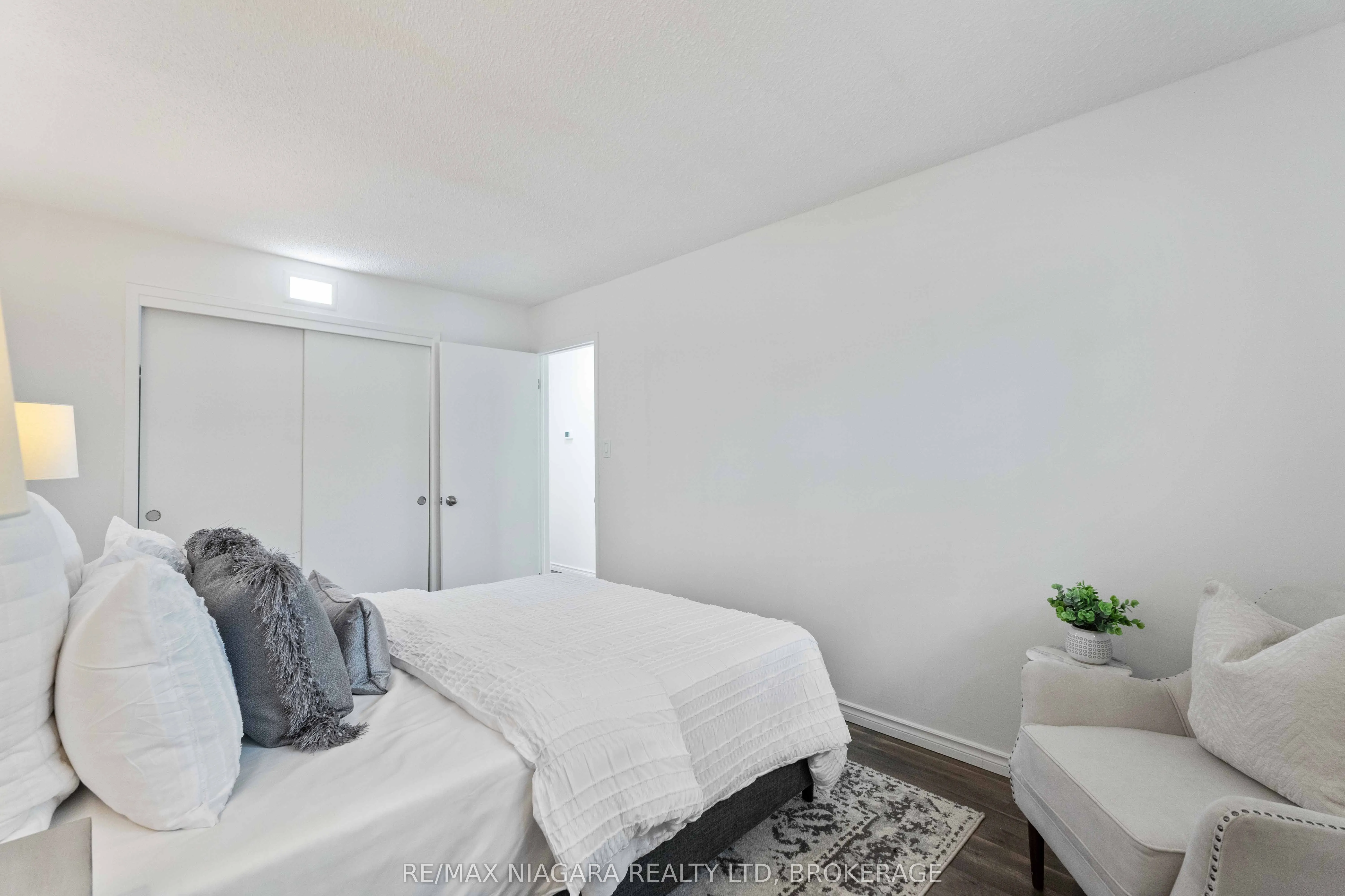 8299 Mundare Crescent