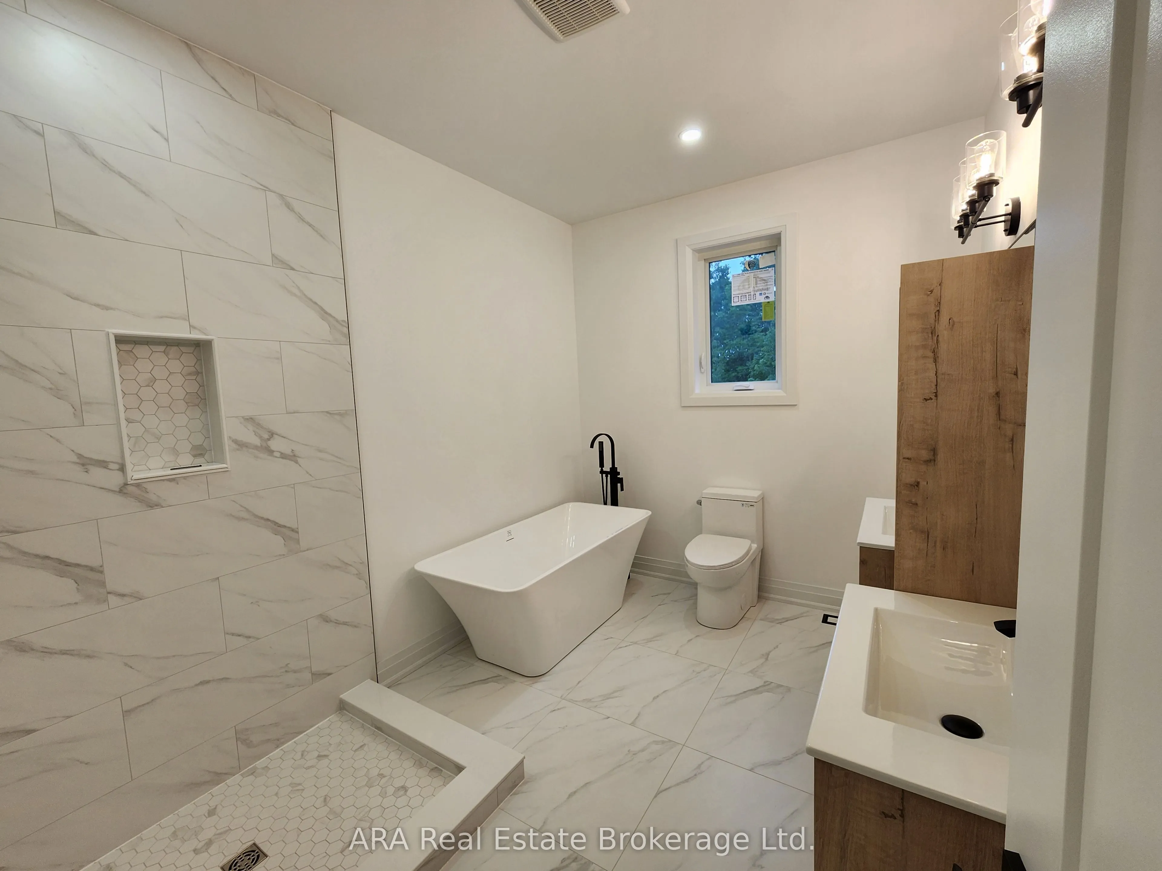 2 Hilton Lane, #33