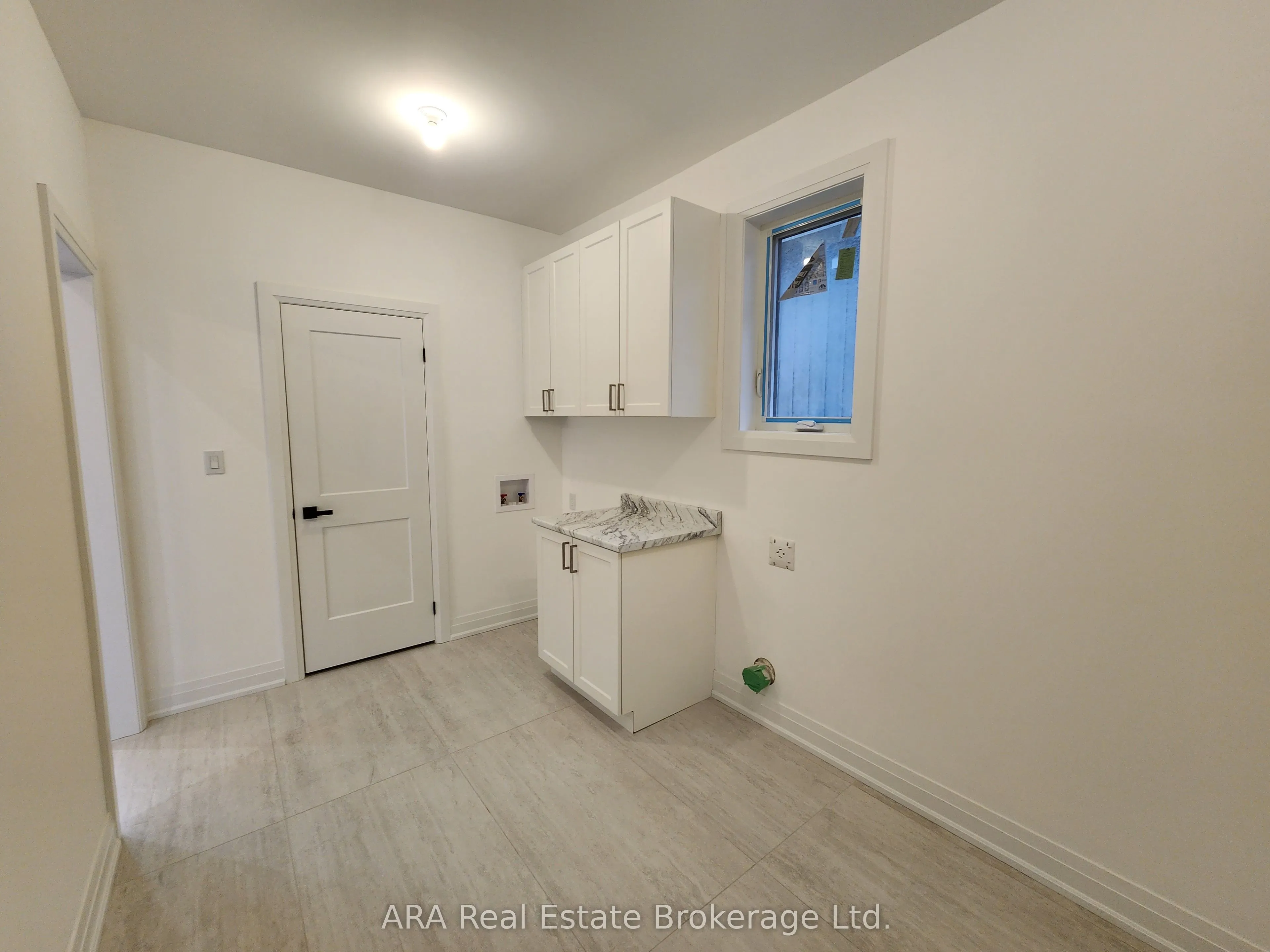 2 Hilton Lane, #33