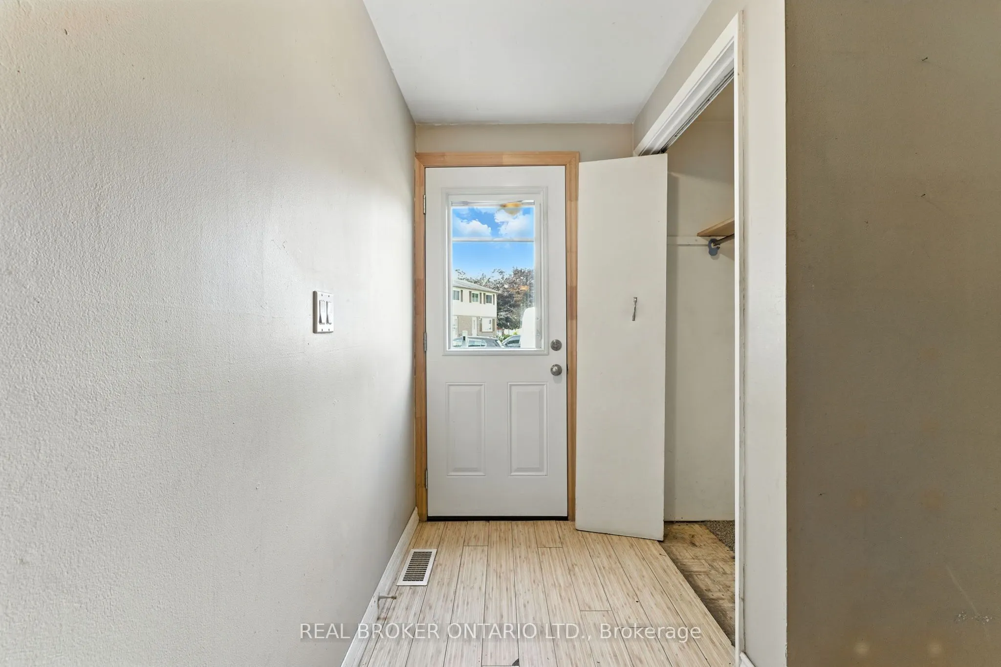 258 Richardson Drive, #U6