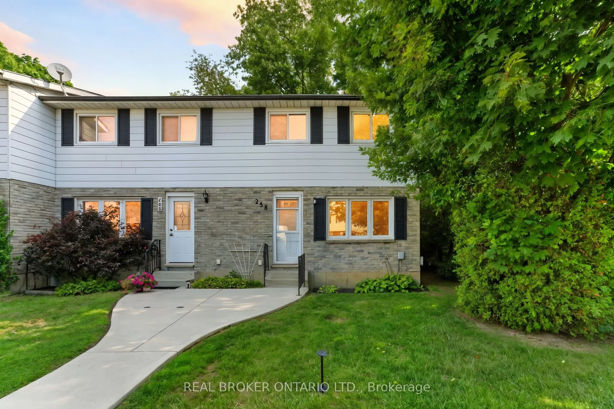 258 Richardson Drive, #U6