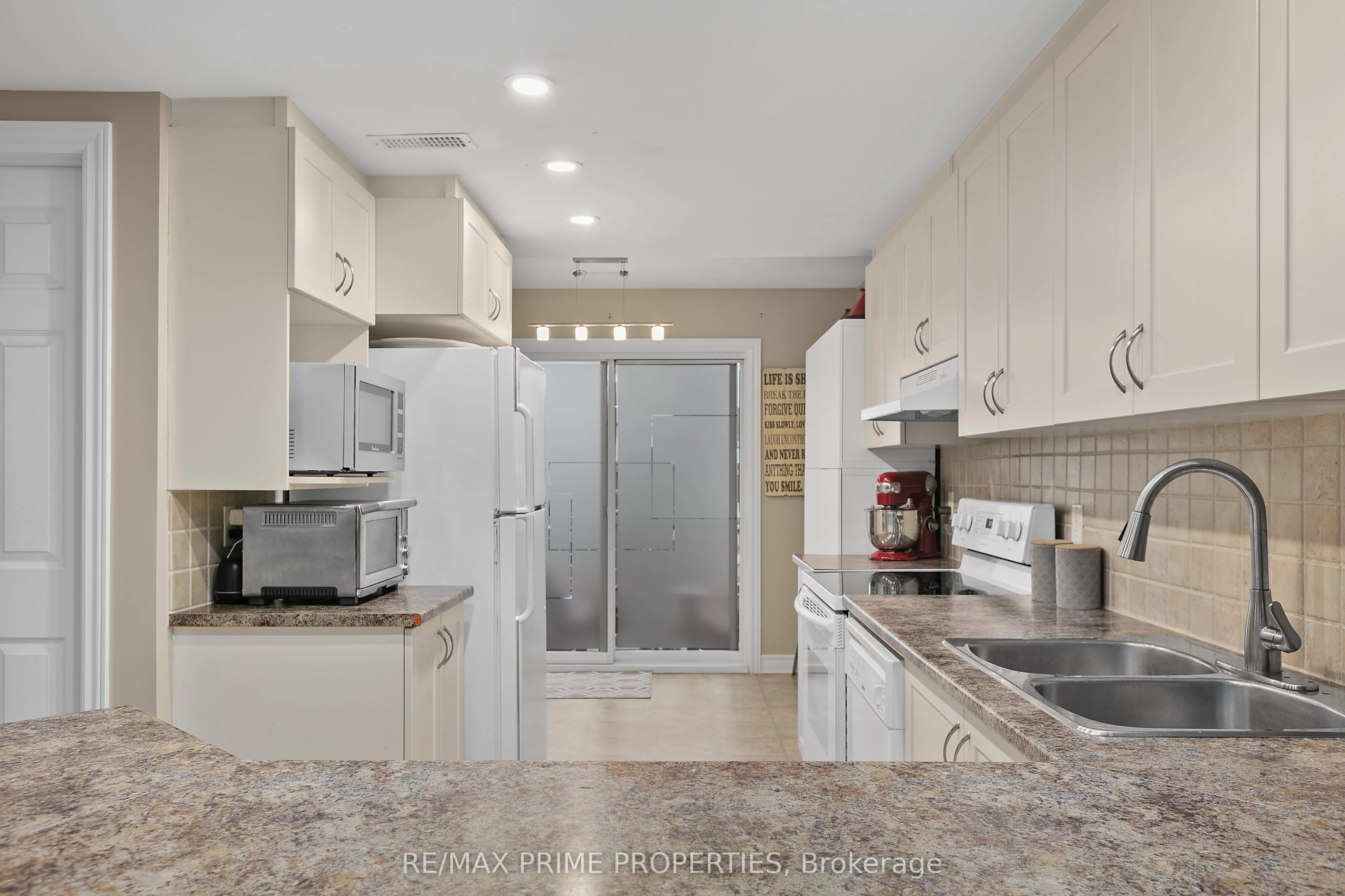 630 LAKERIDGE Drive, #52