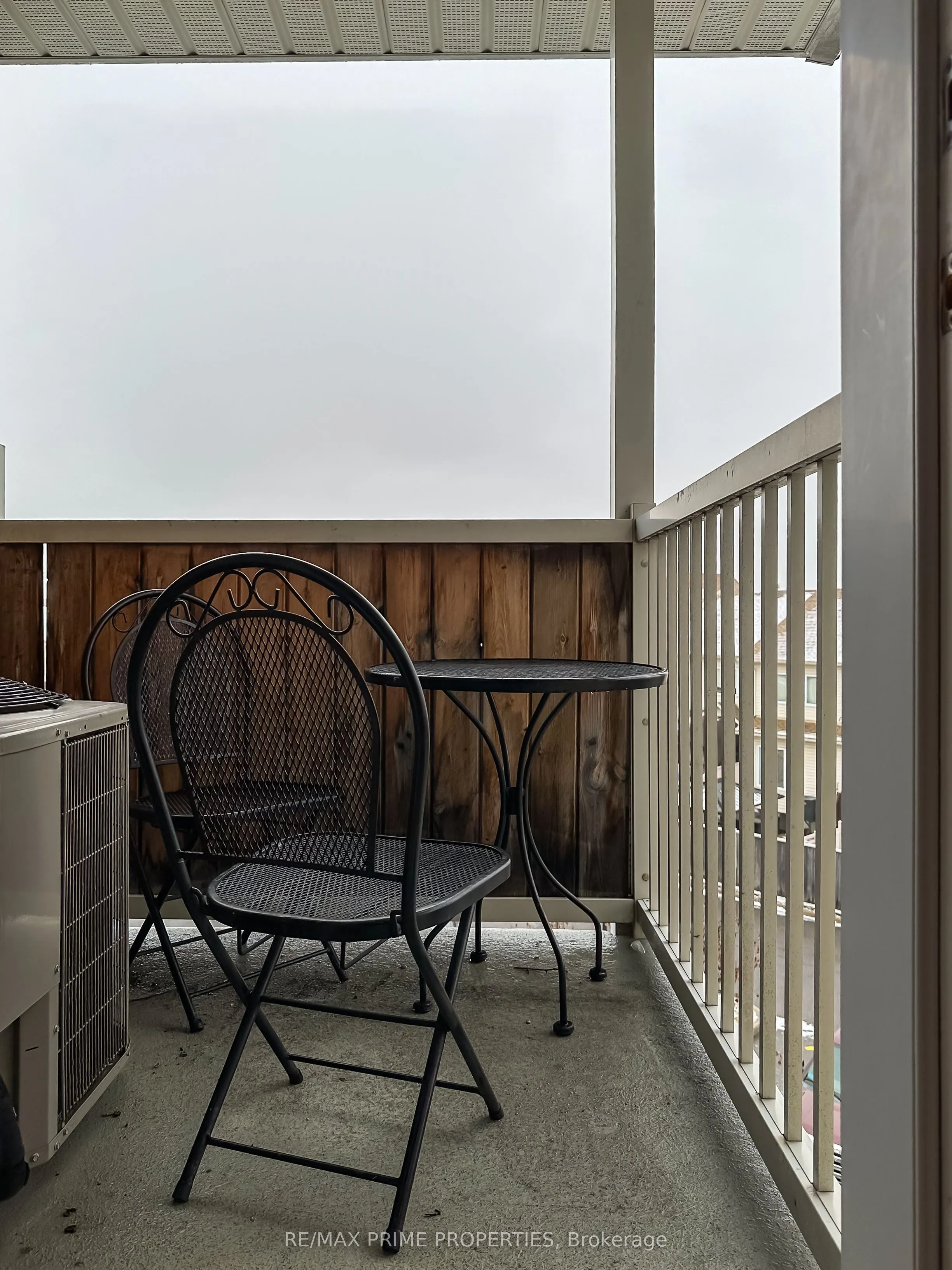 630 LAKERIDGE Drive, #52