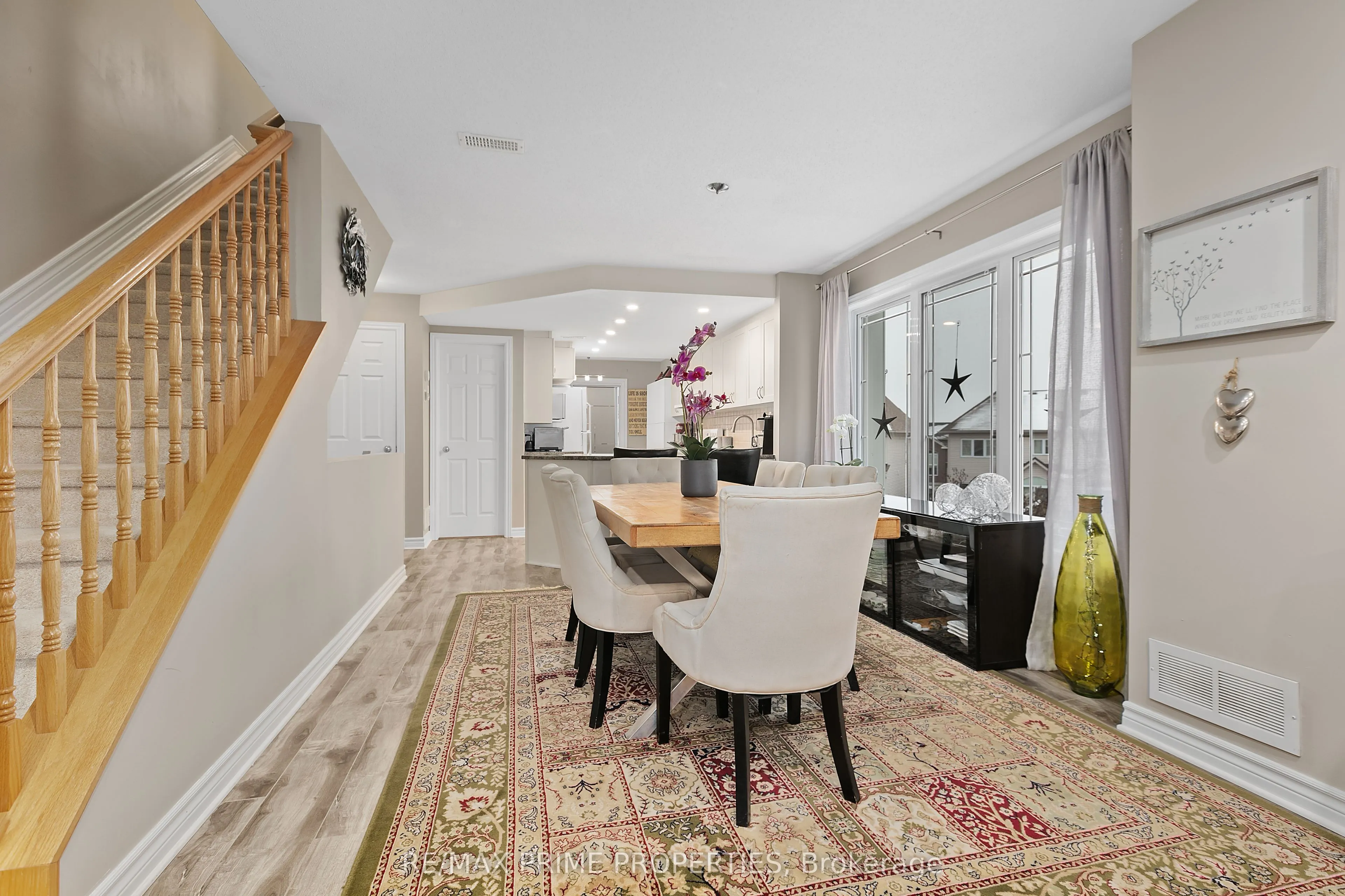 630 LAKERIDGE Drive, #52