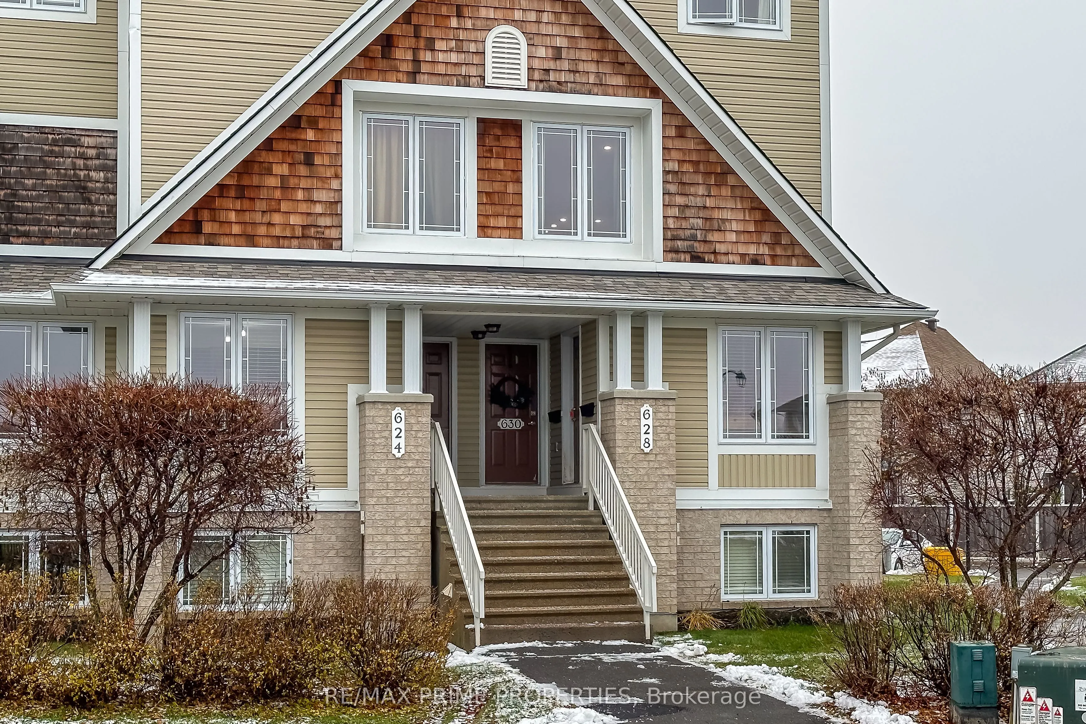 630 LAKERIDGE Drive, #52