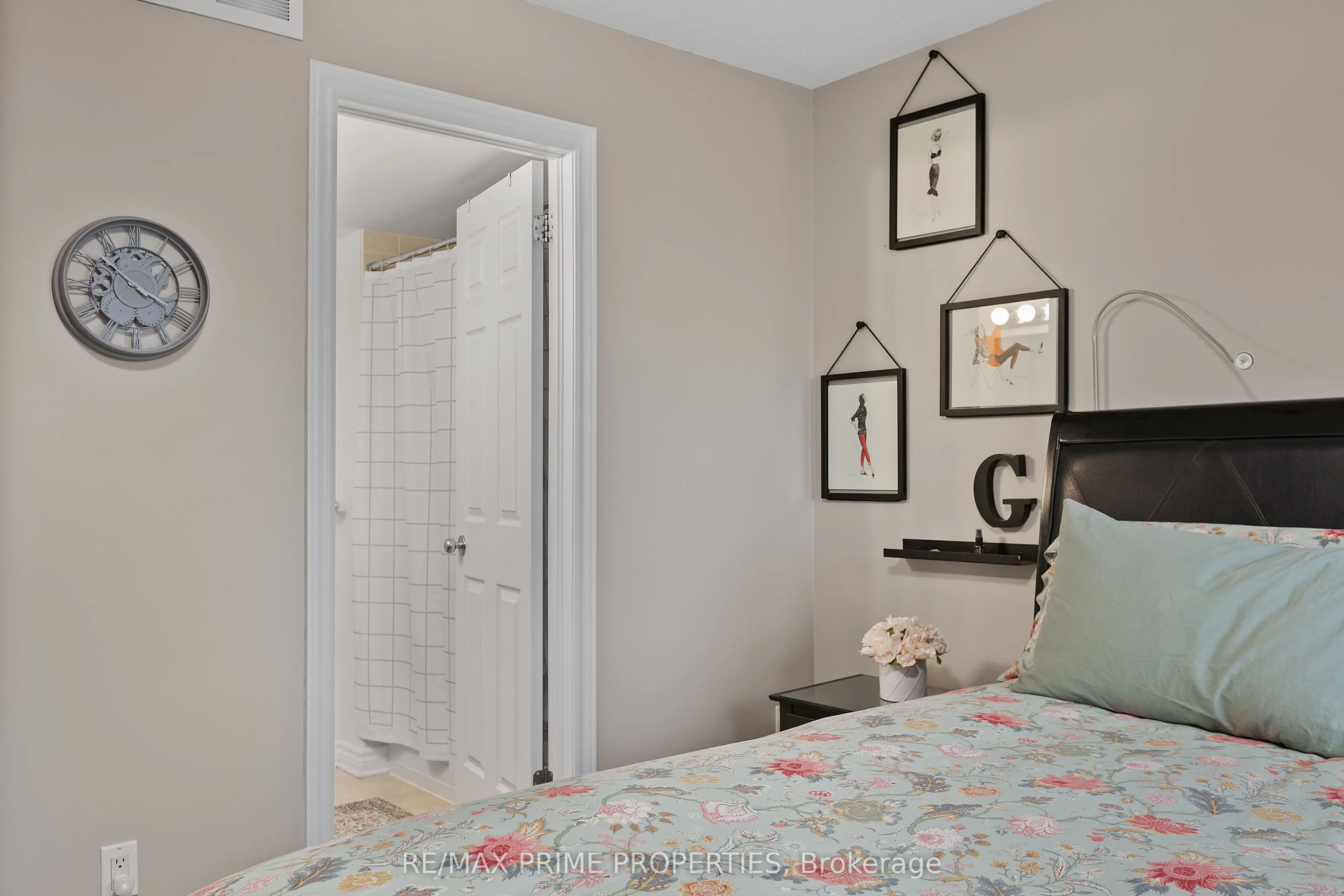 630 LAKERIDGE Drive, #52