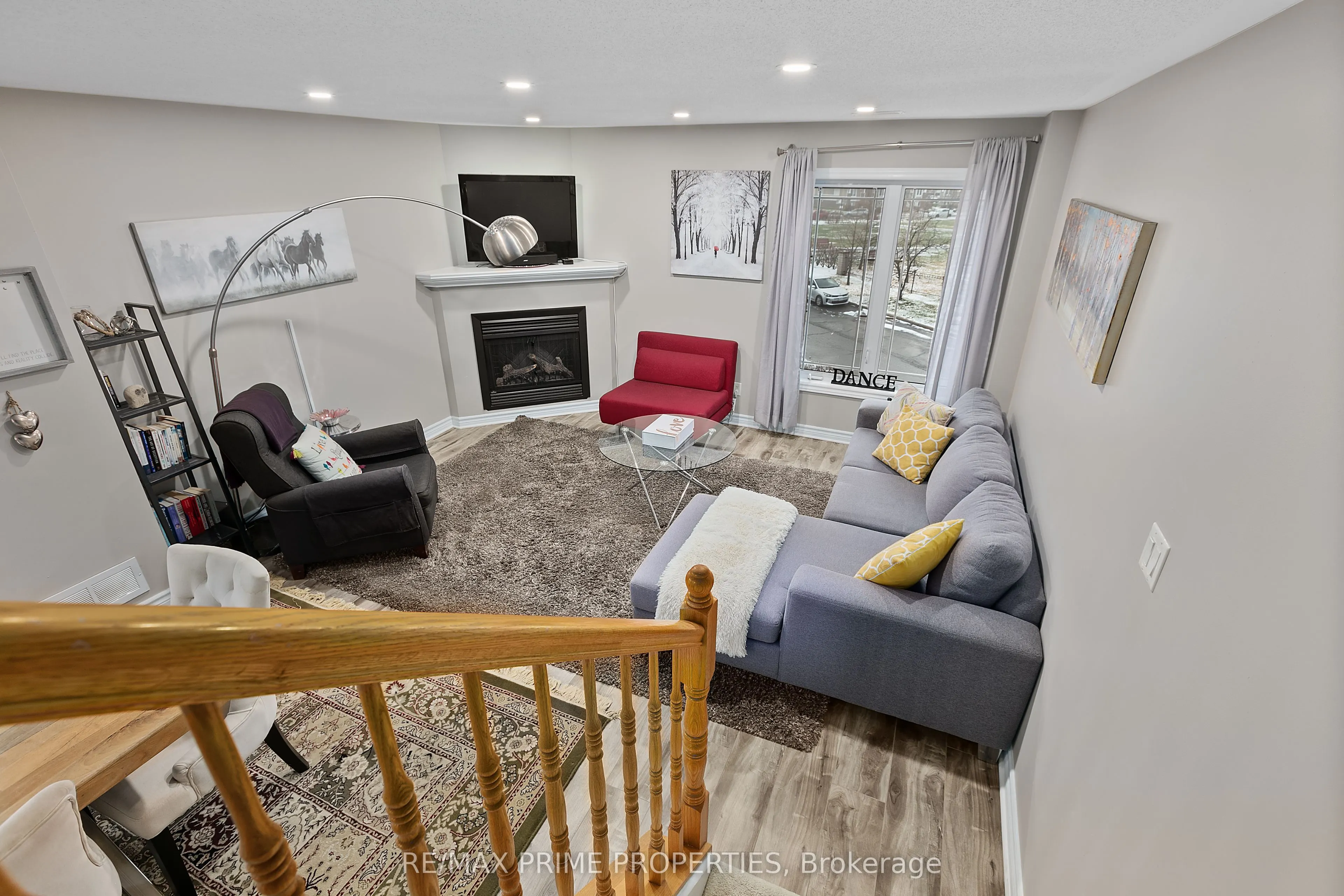 630 LAKERIDGE Drive, #52