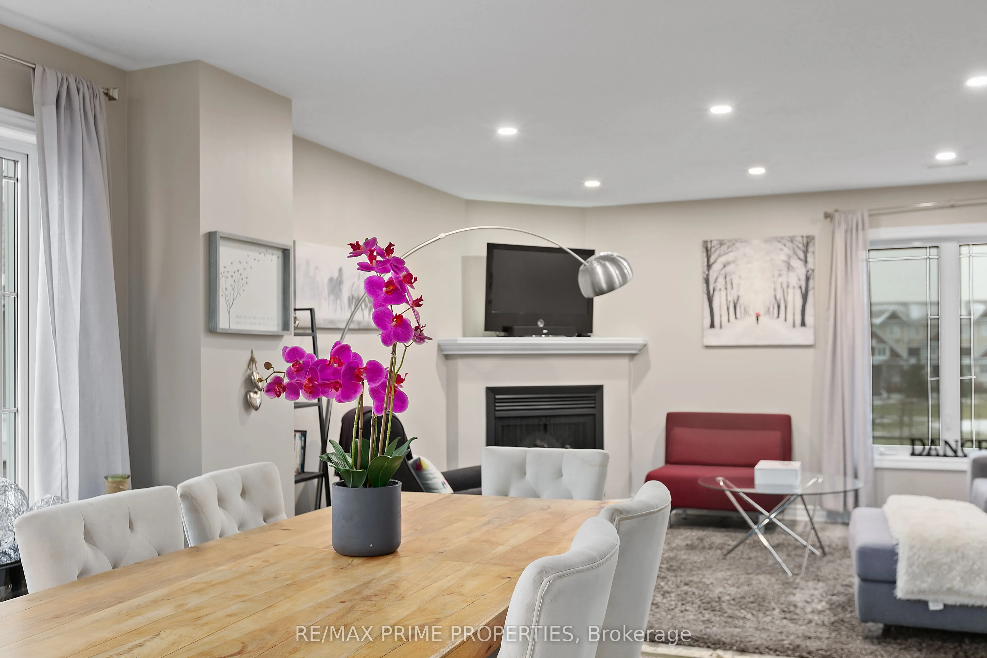 630 LAKERIDGE Drive, #52