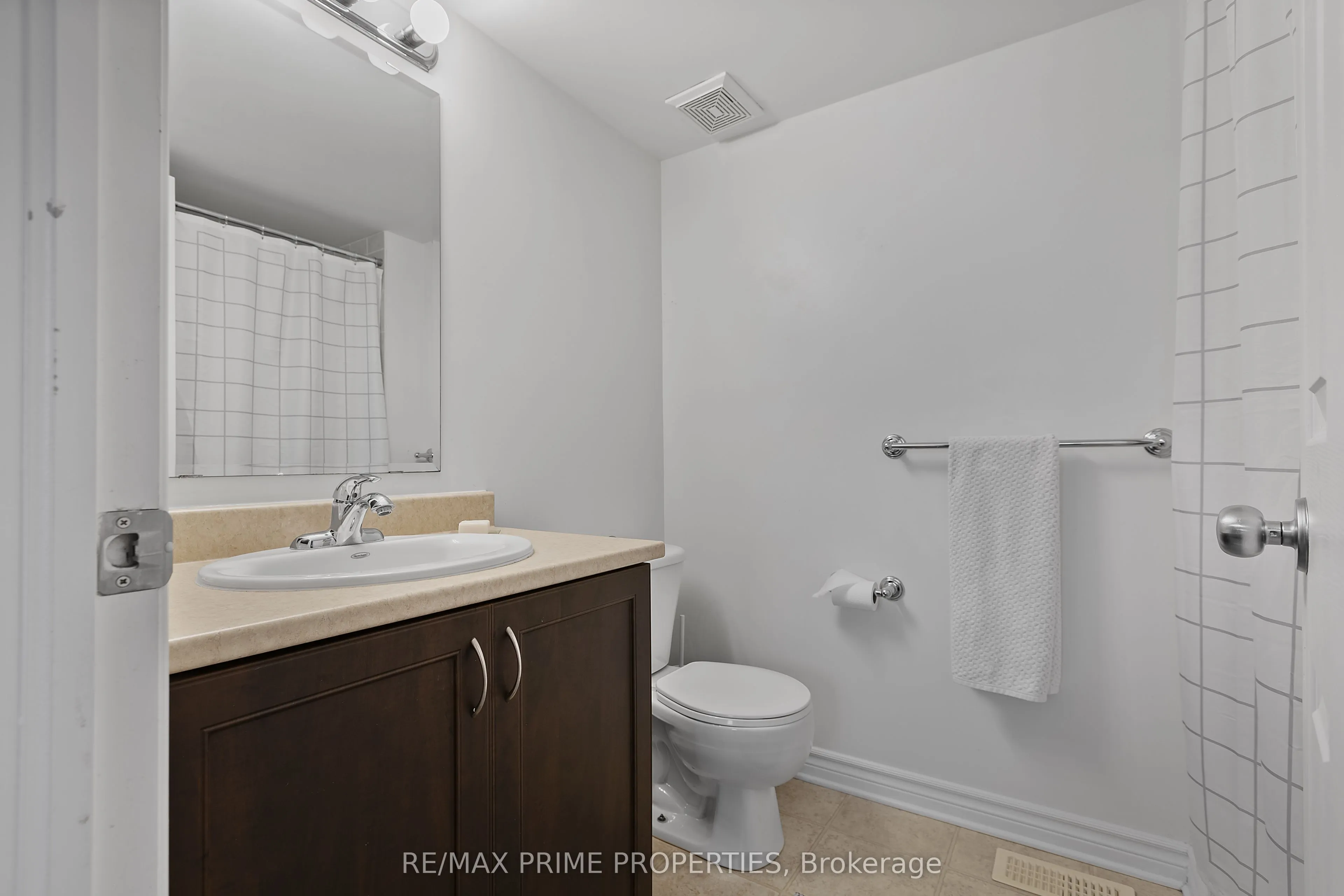 630 LAKERIDGE Drive, #52
