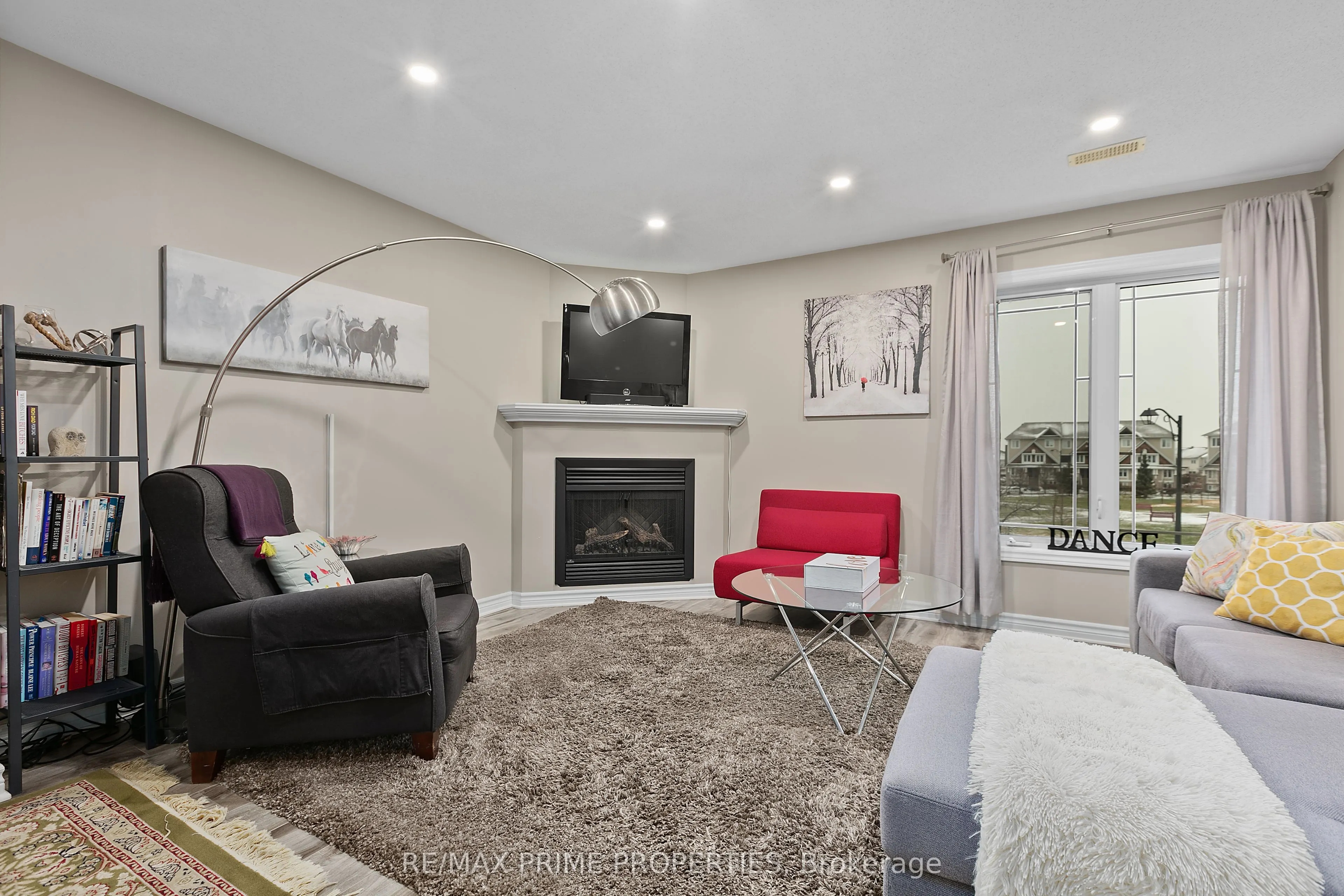 630 LAKERIDGE Drive, #52