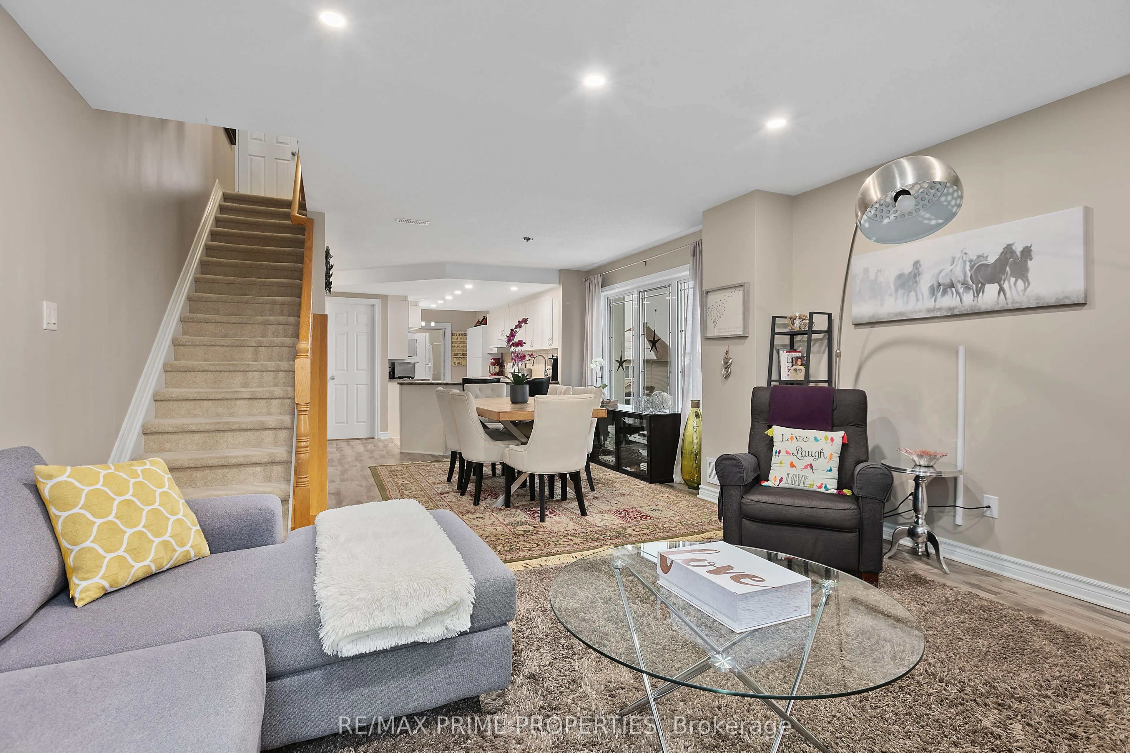 630 LAKERIDGE Drive, #52