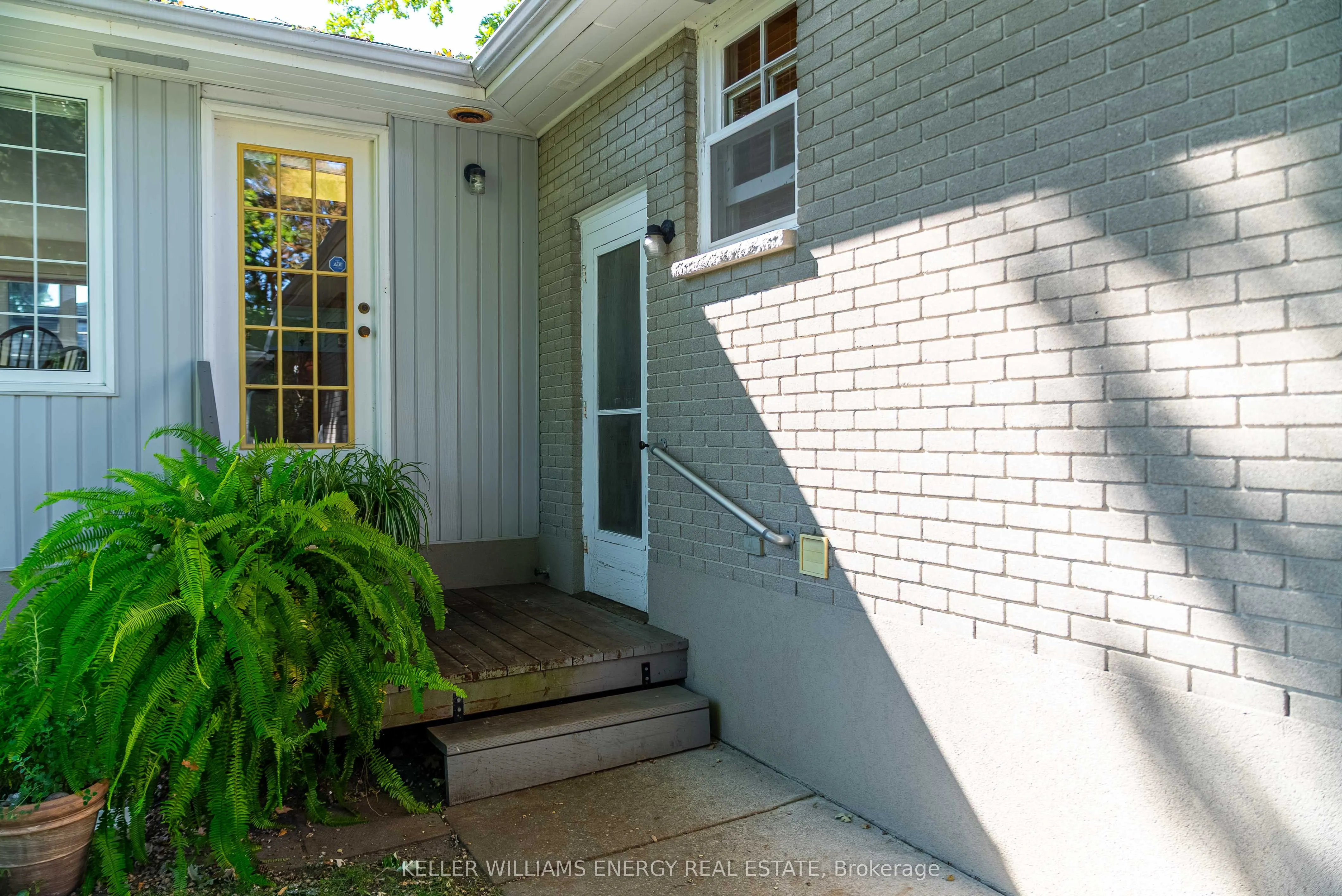 15 Southwood Crescent