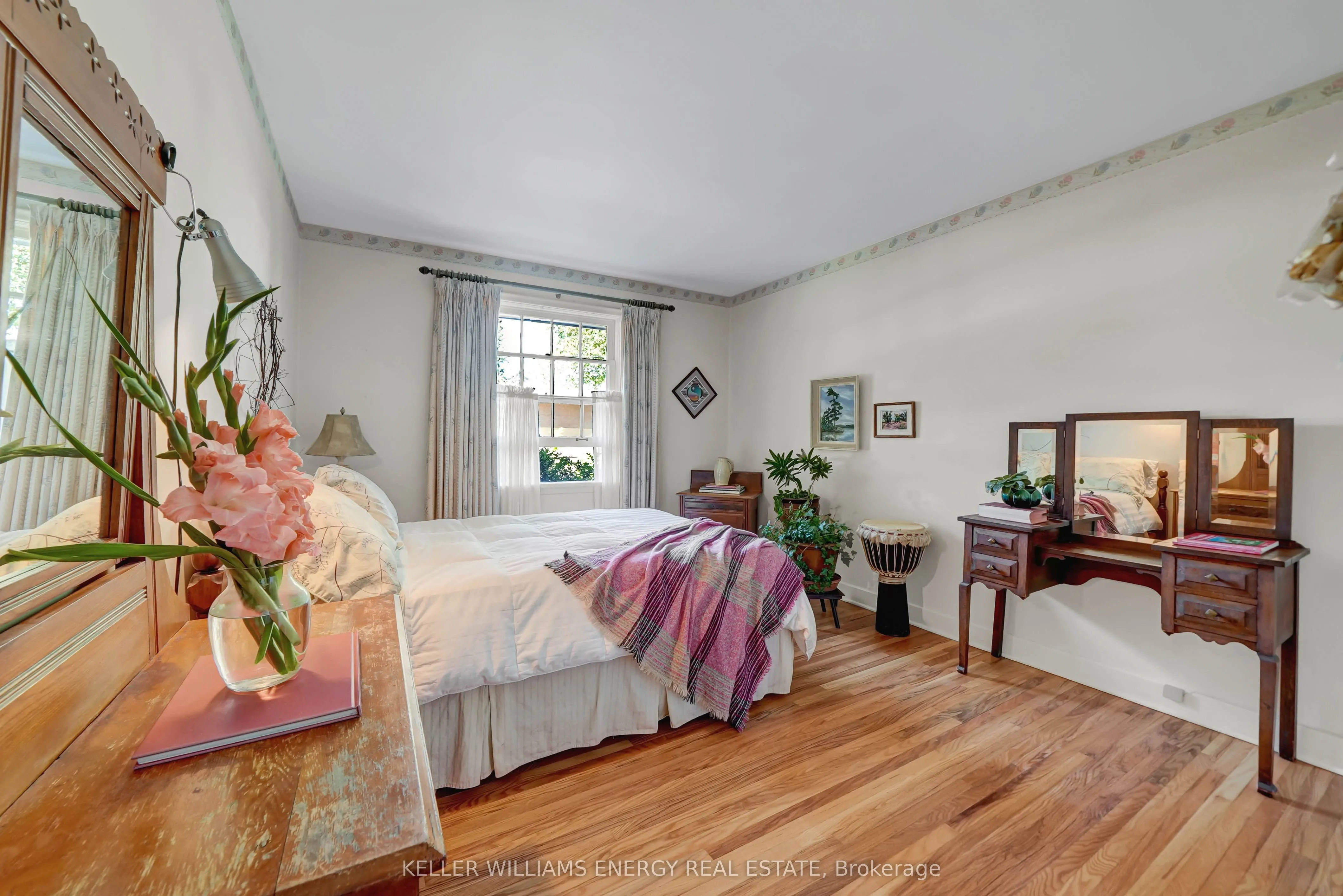 15 Southwood Crescent