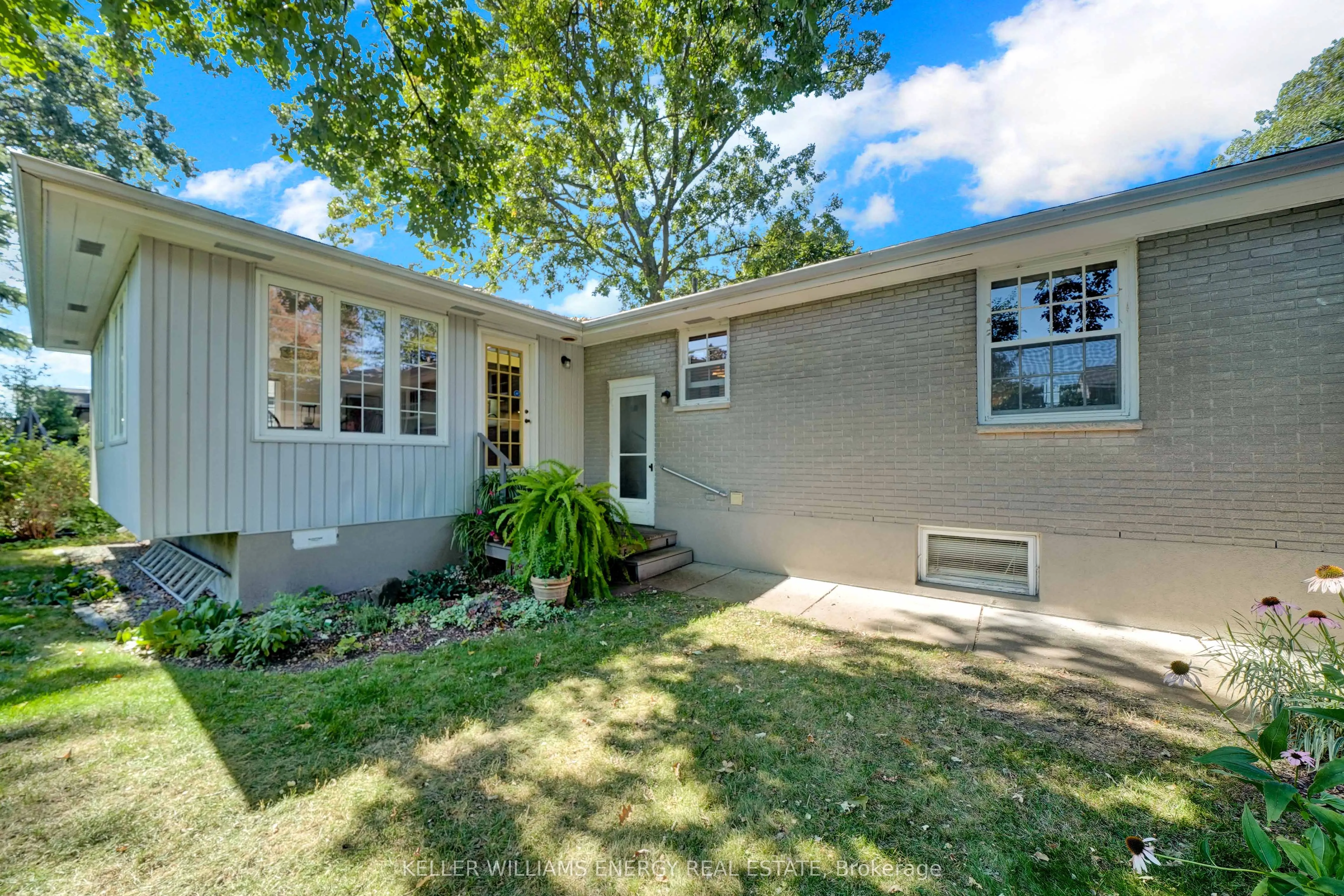 15 Southwood Crescent