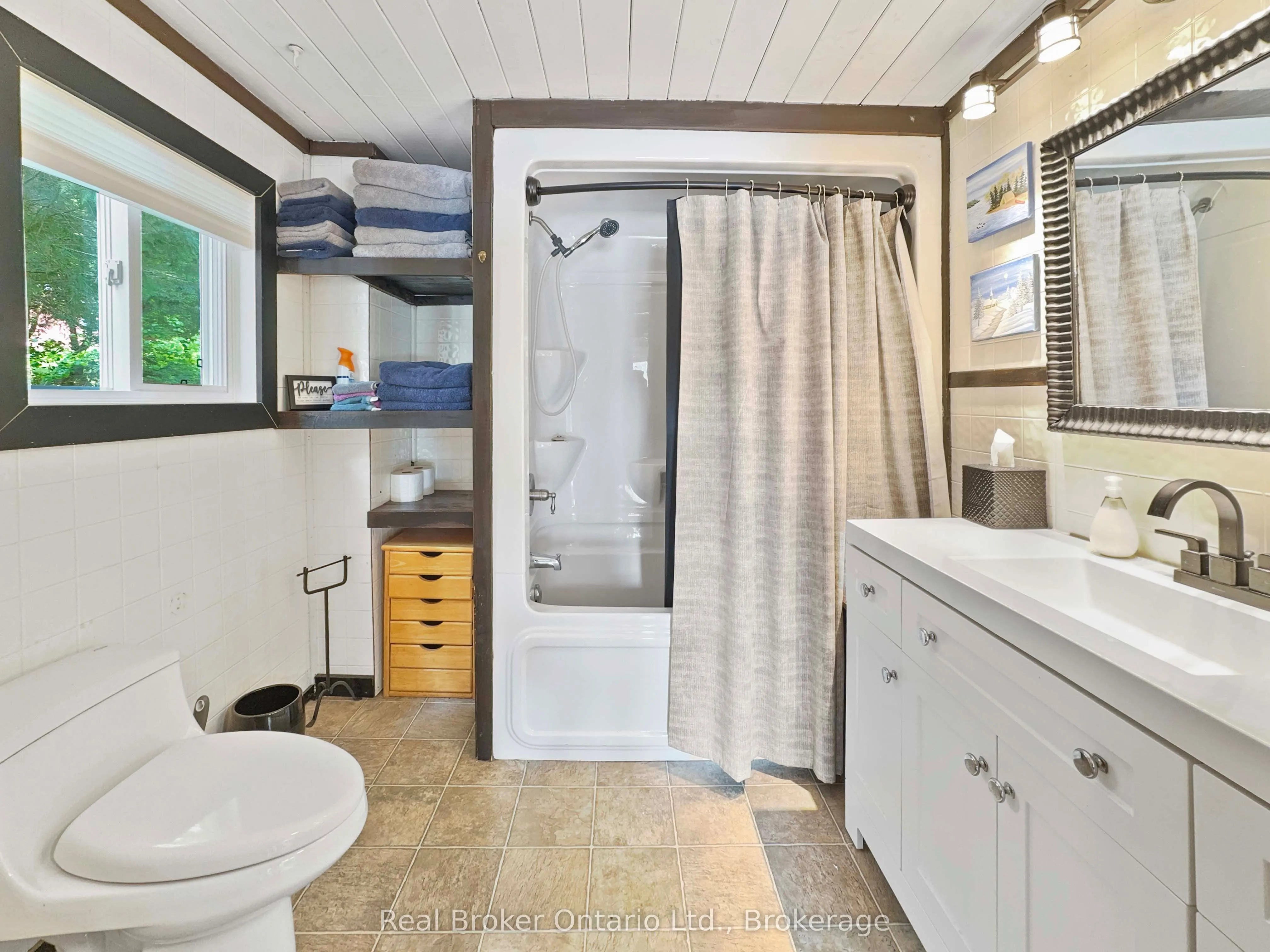 31 Fowke Lake Road