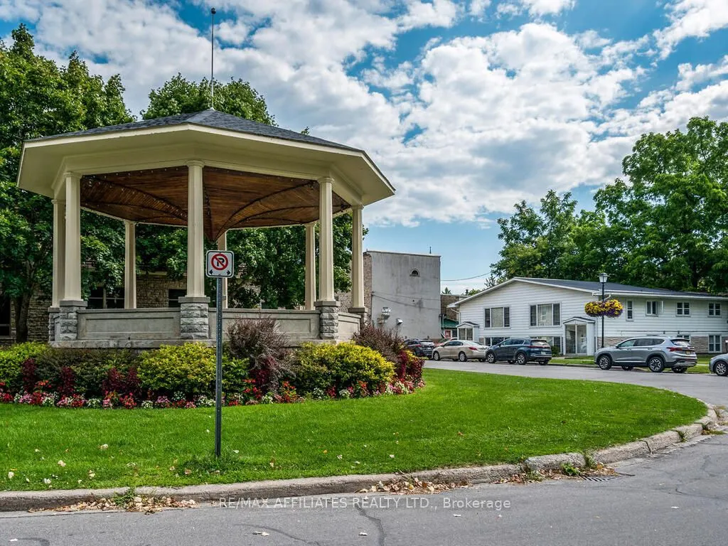 6-8 Market Square