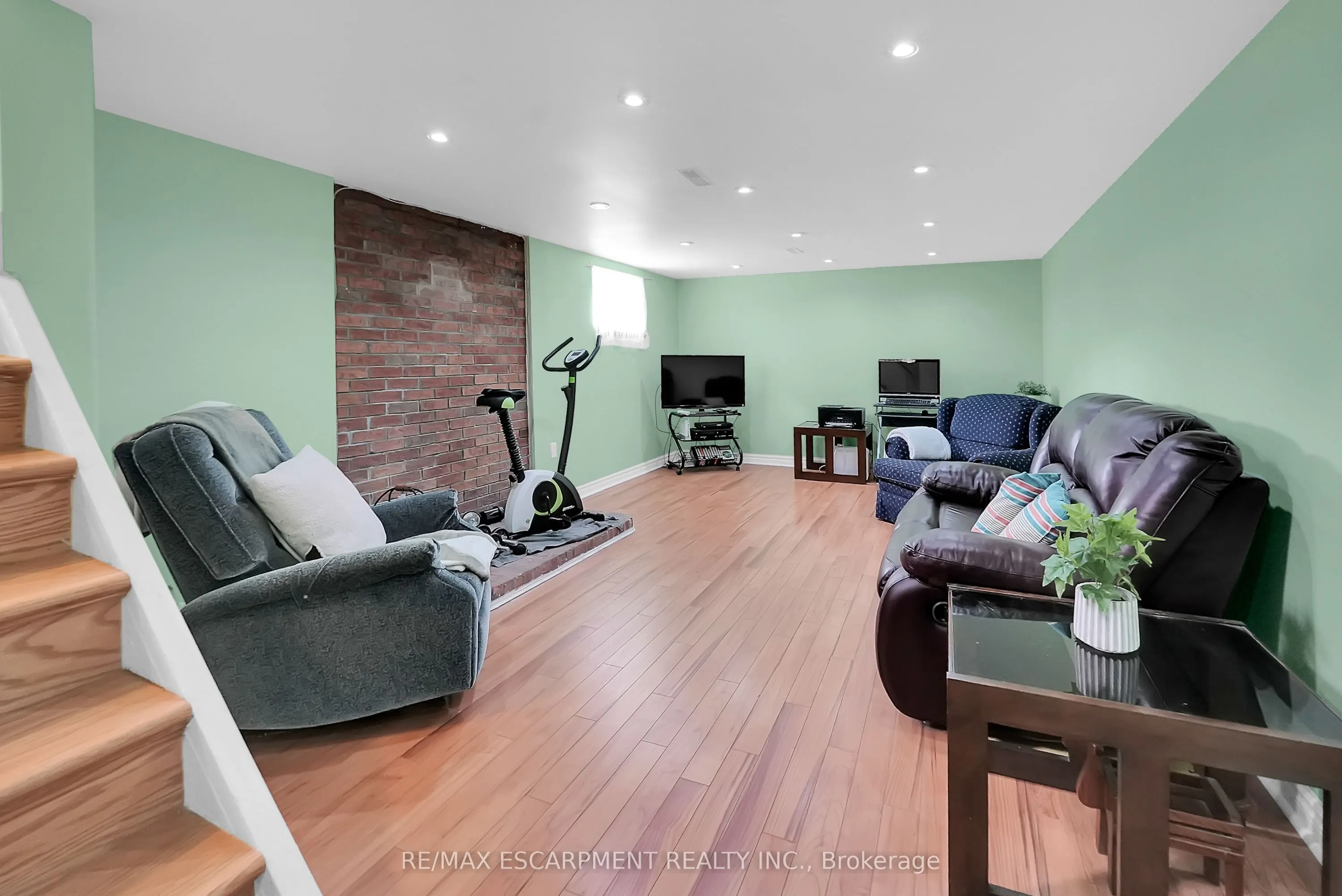 175 Garside Avenue S