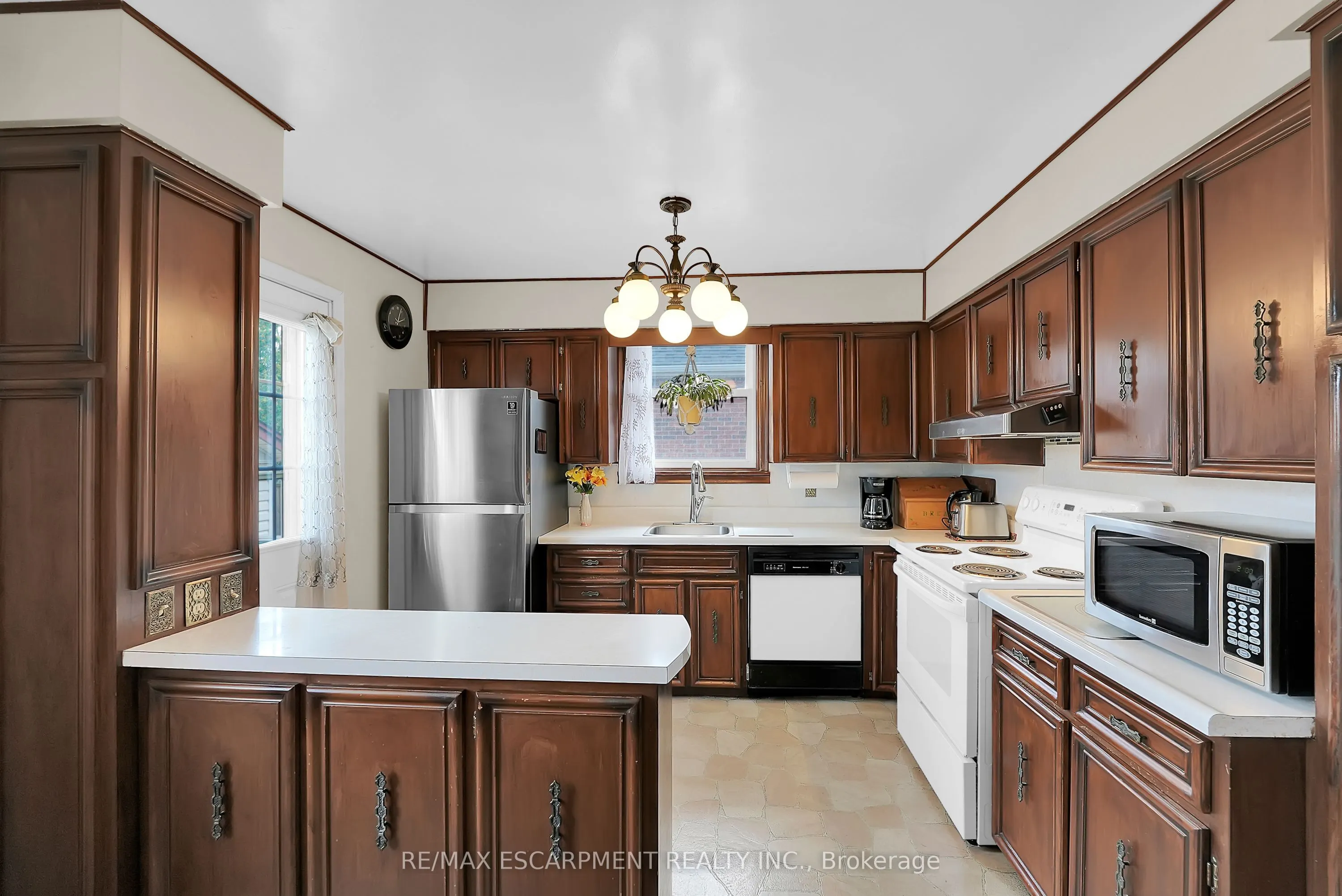 175 Garside Avenue S