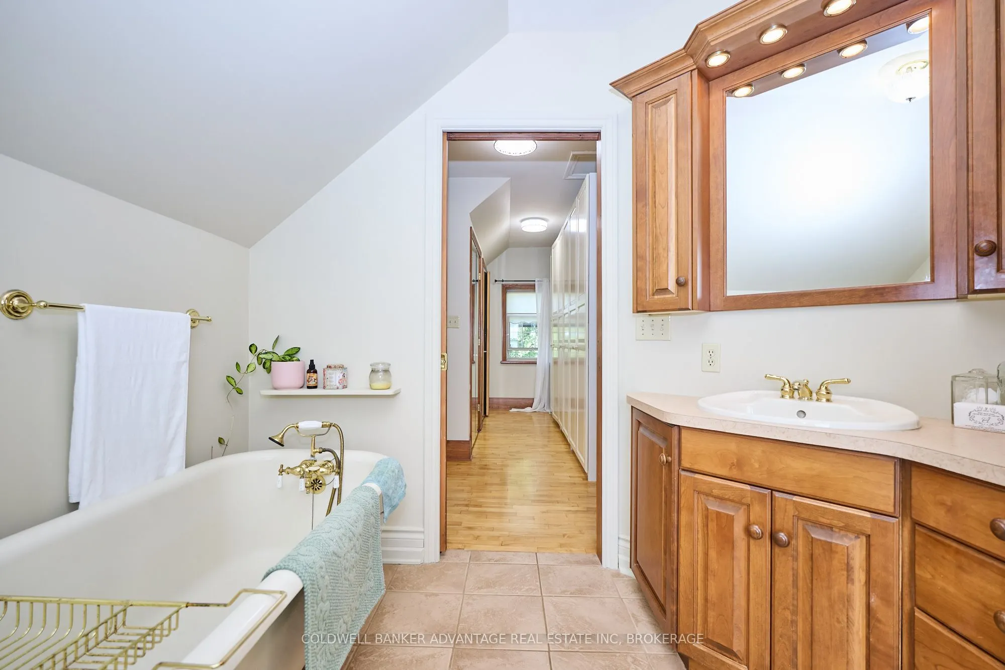 4698 Sandy Cove Drive