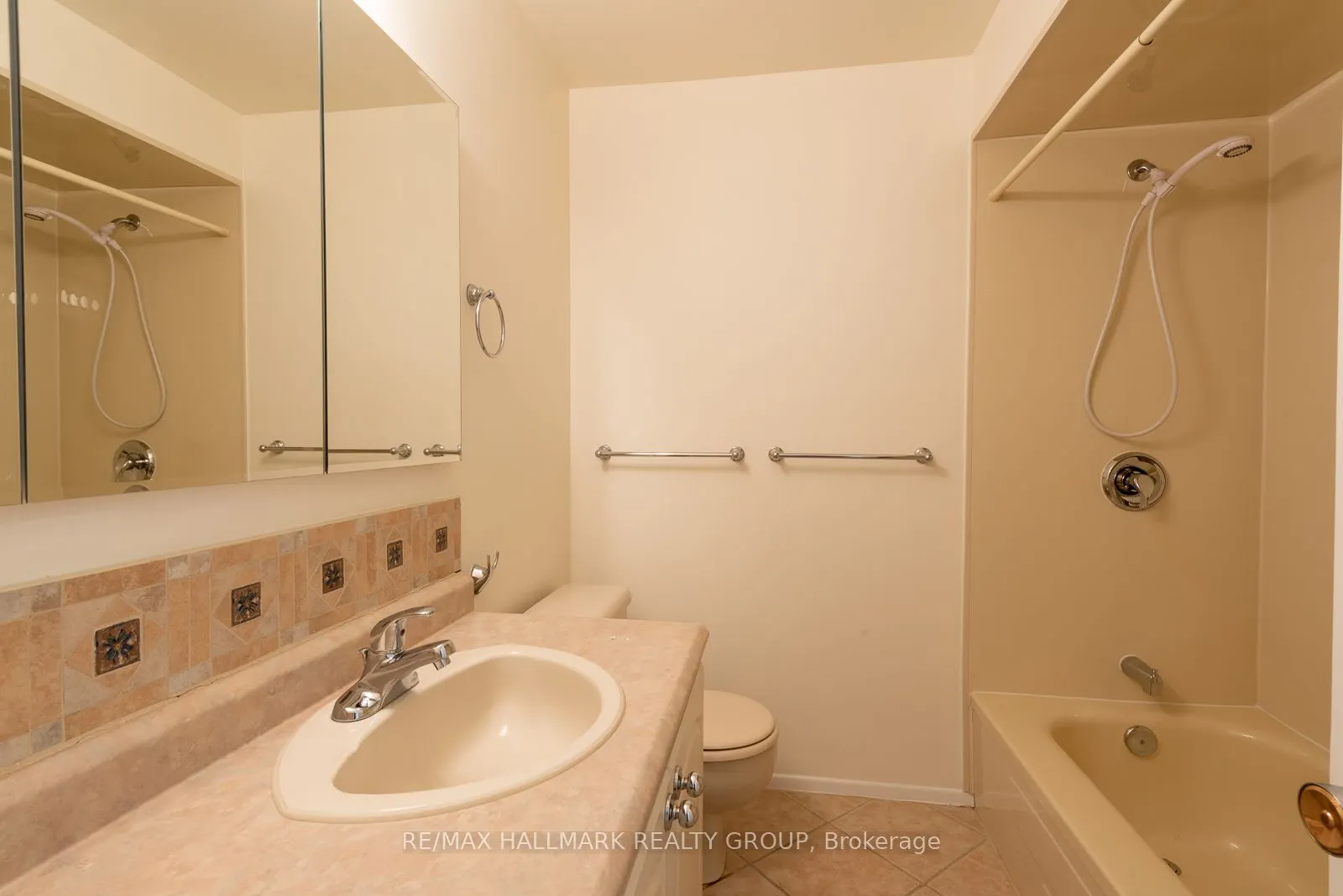 2429 Ogilvie Road