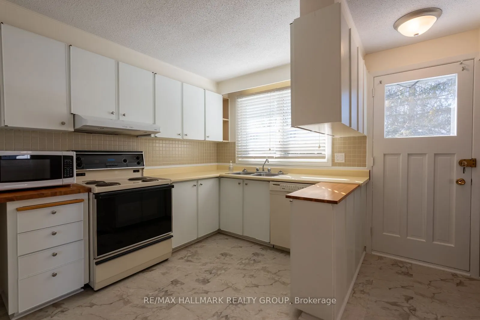 2429 Ogilvie Road