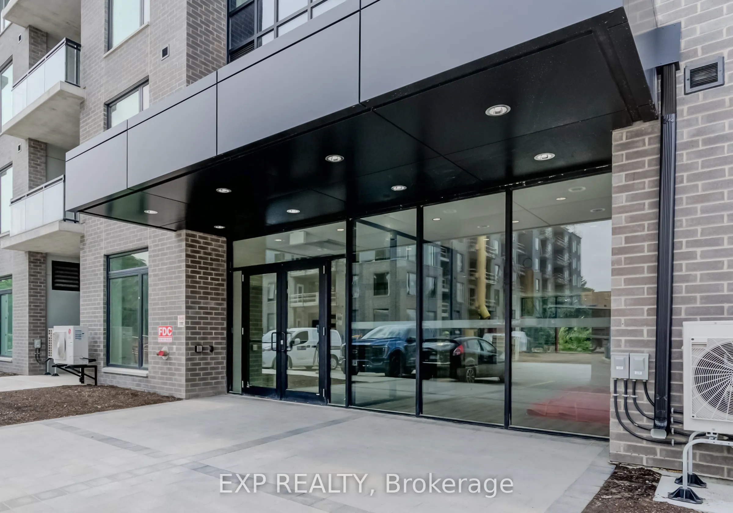 103 Roger Street, #516