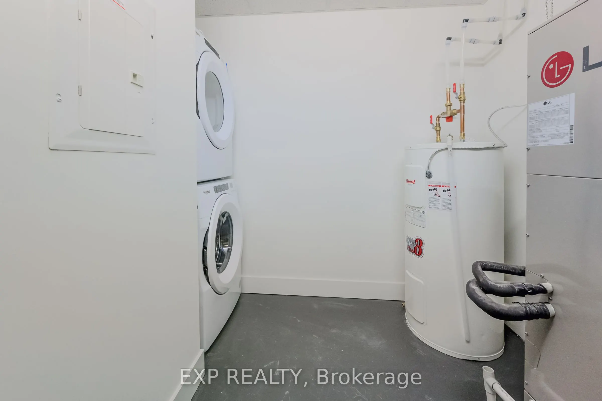 103 Roger Street, #516