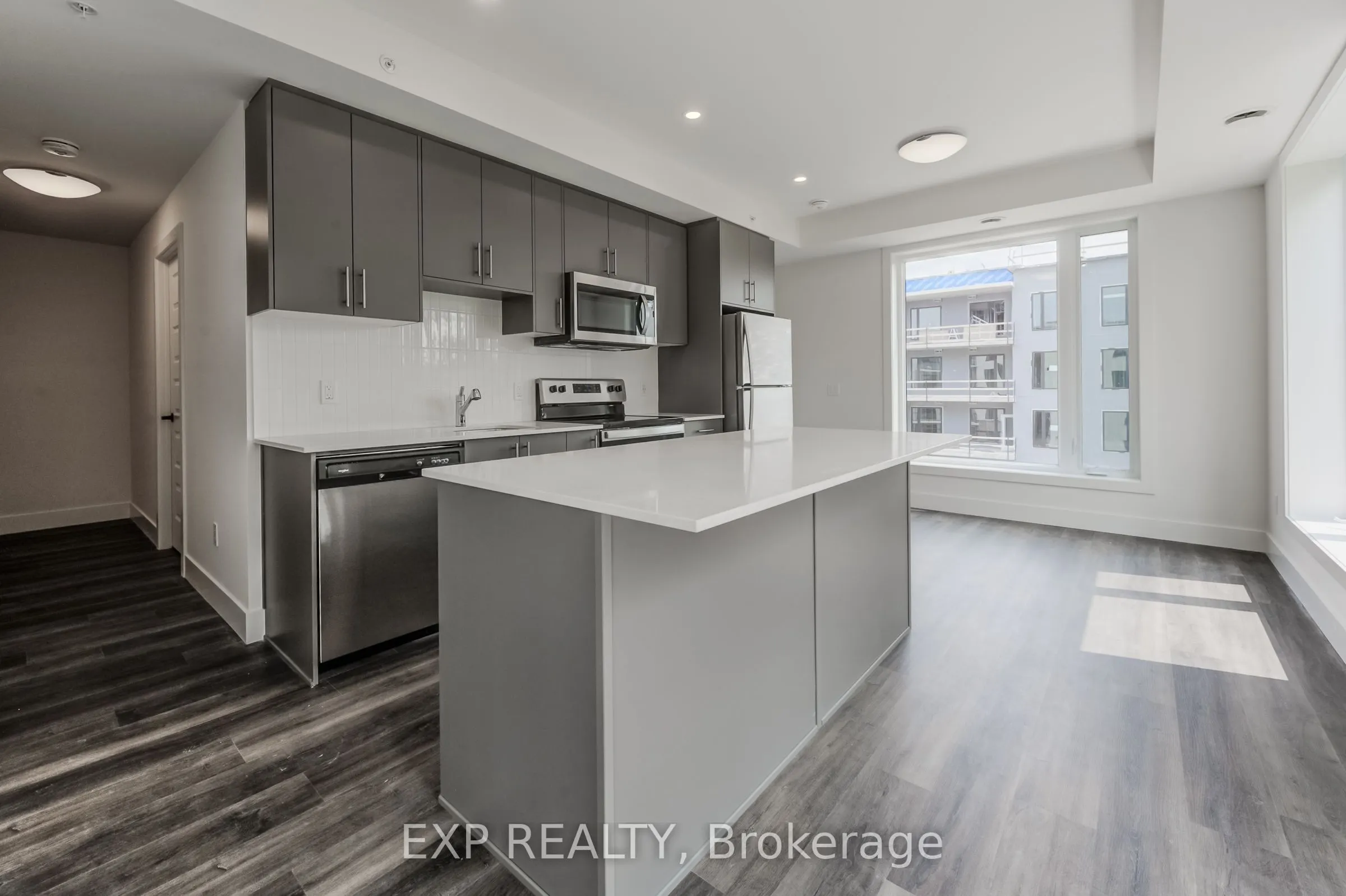 103 Roger Street, #516