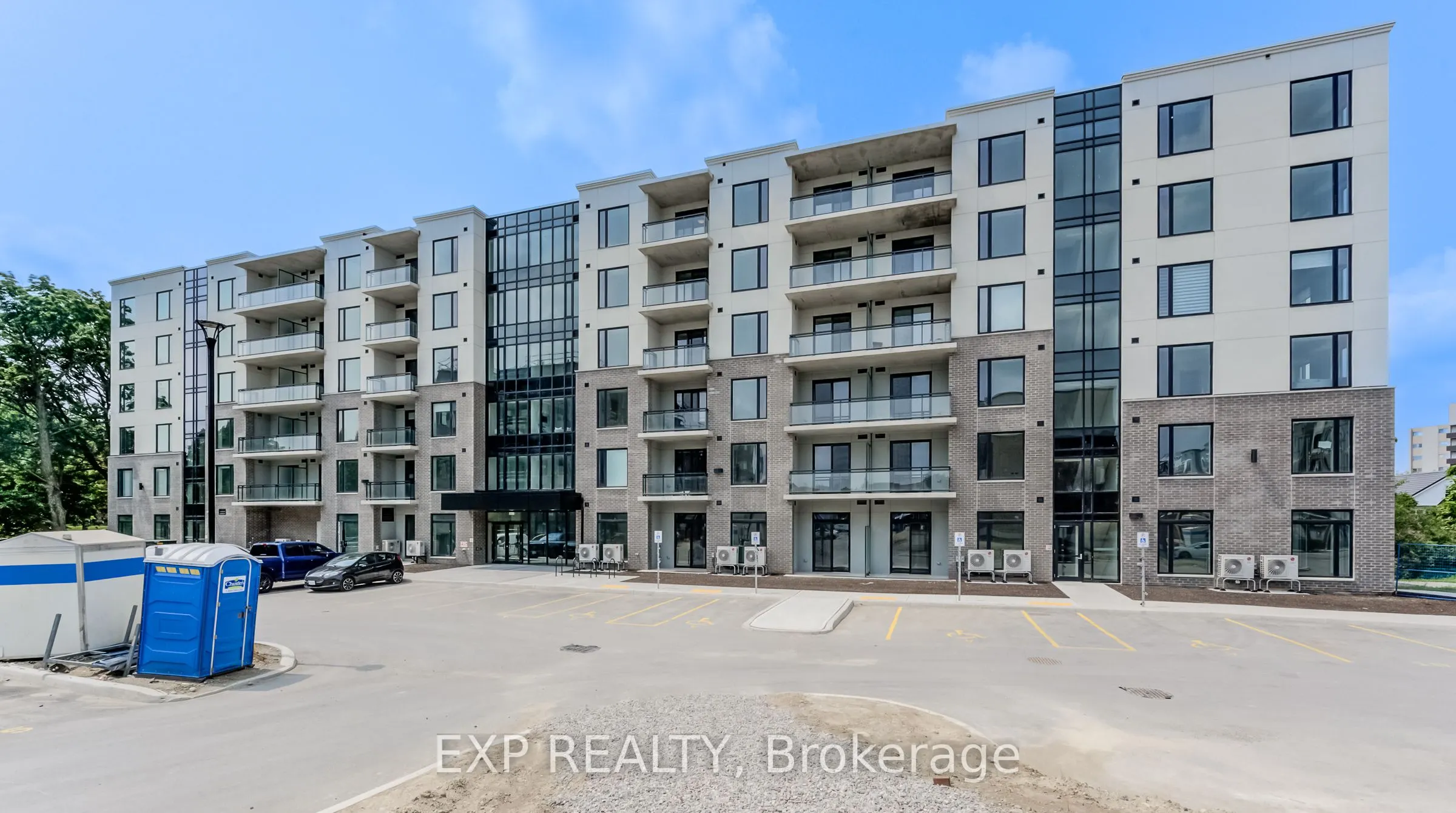 103 Roger Street, #516