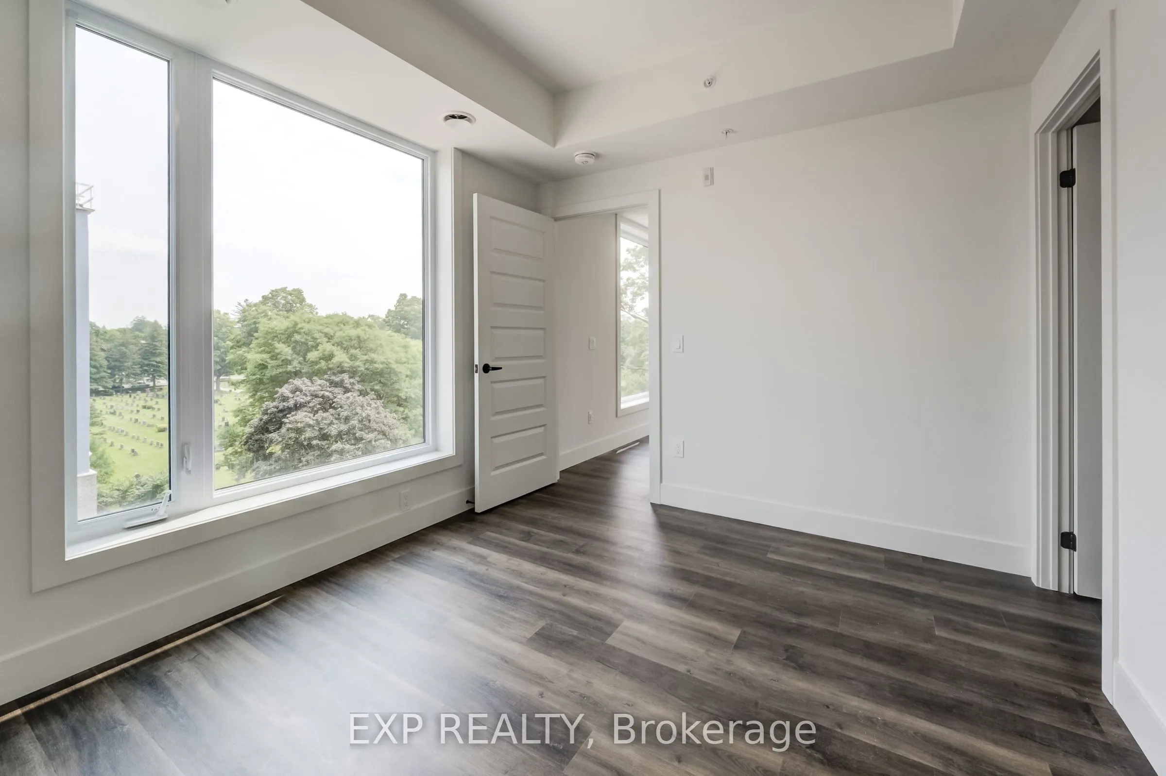103 Roger Street, #516