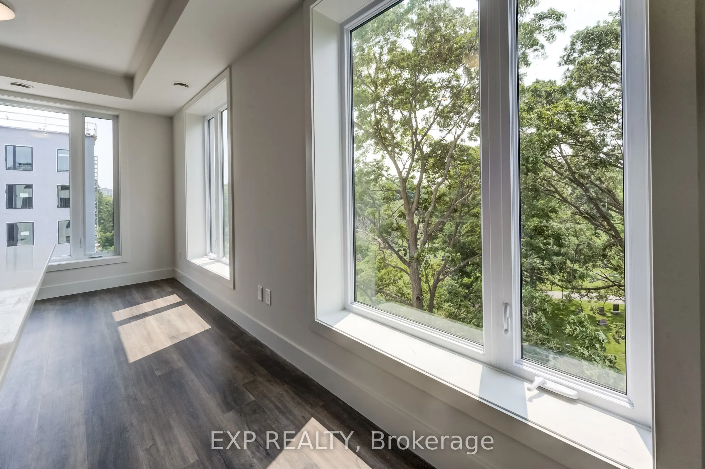103 Roger Street, #516