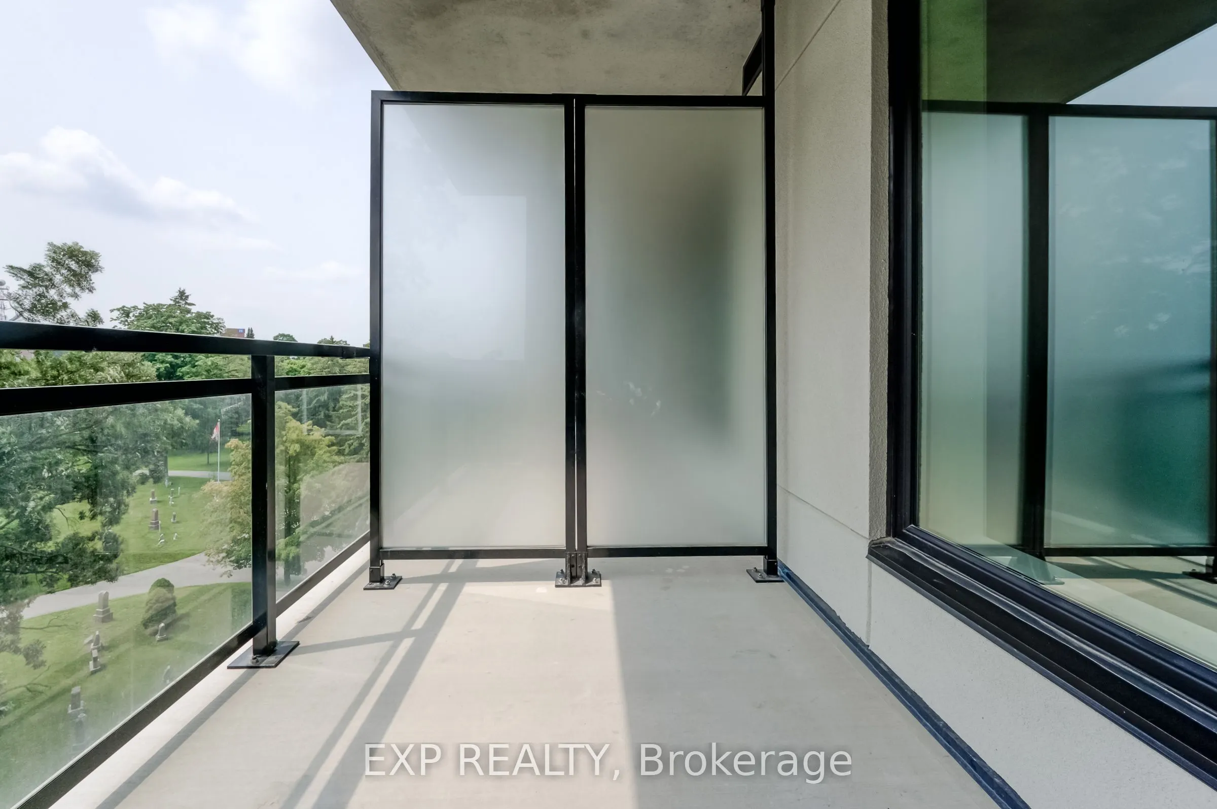103 Roger Street, #516