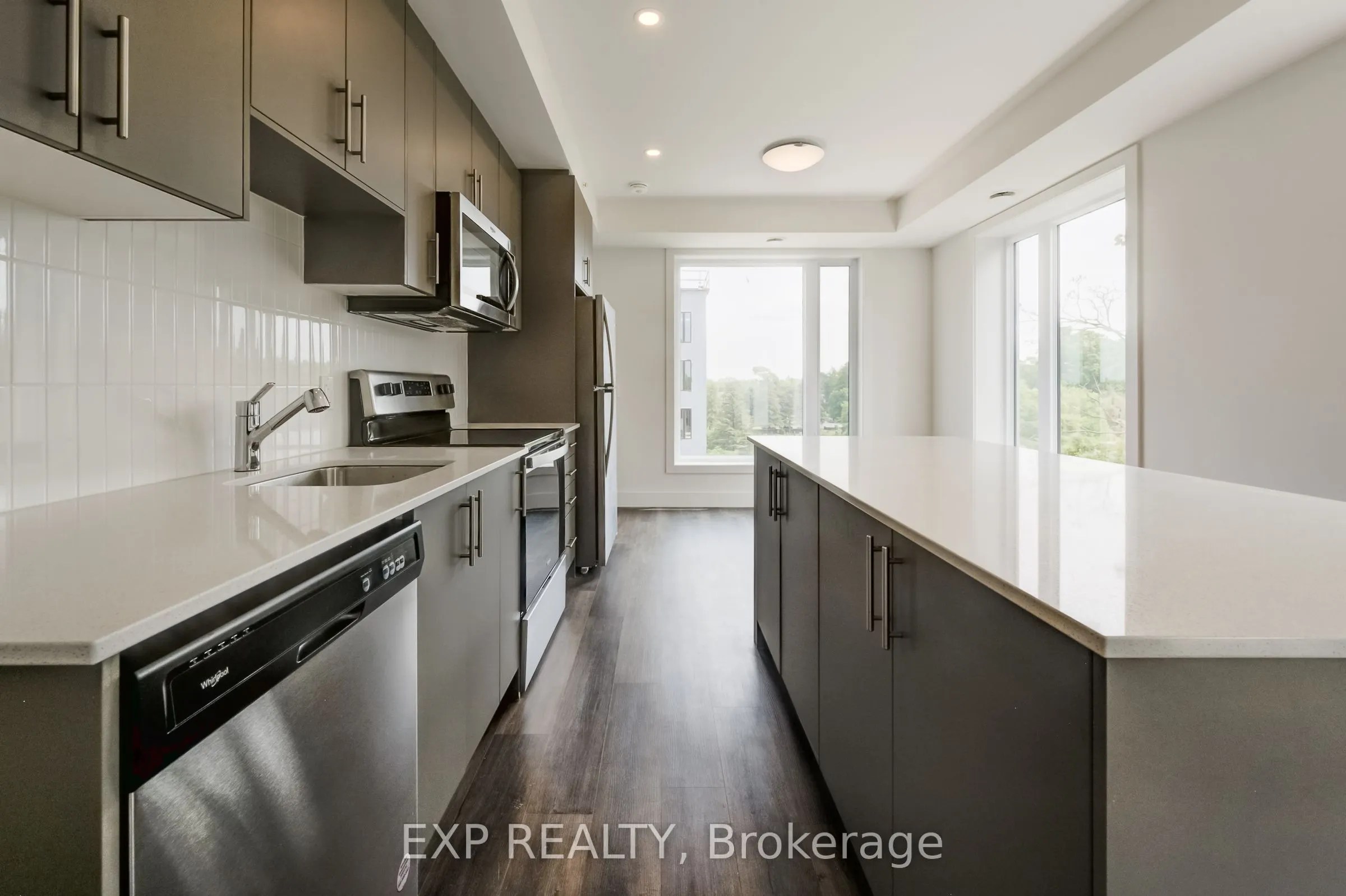103 Roger Street, #516