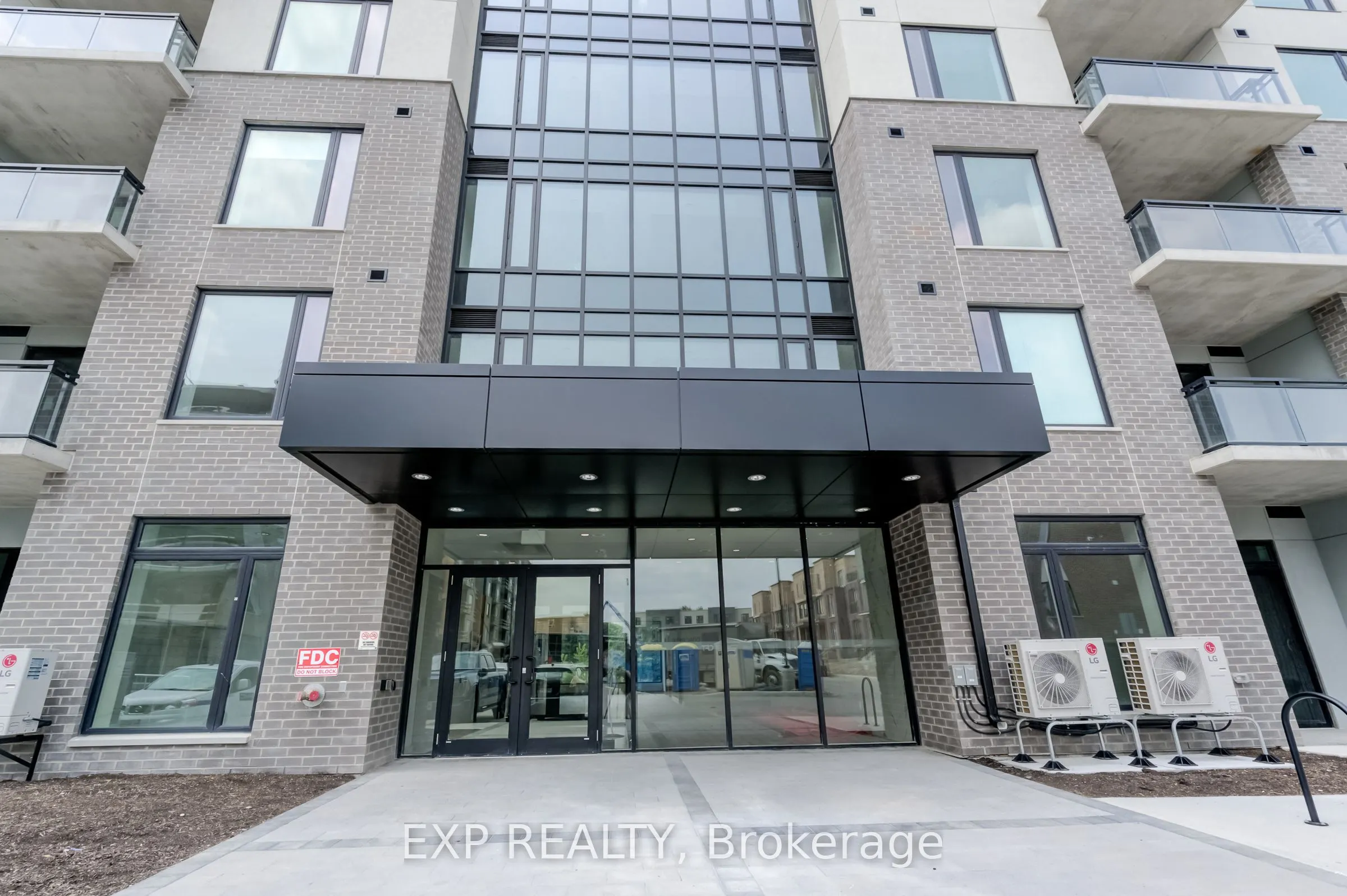 103 Roger Street, #516