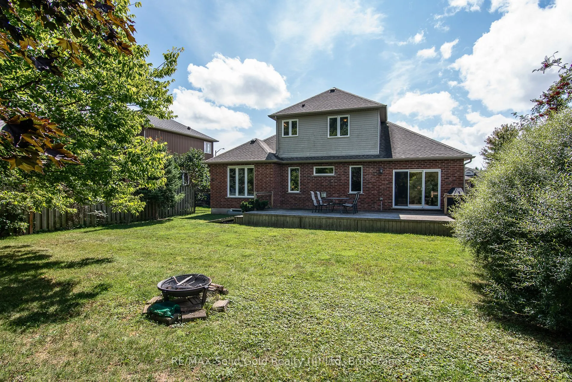 242 Laschinger Boulevard