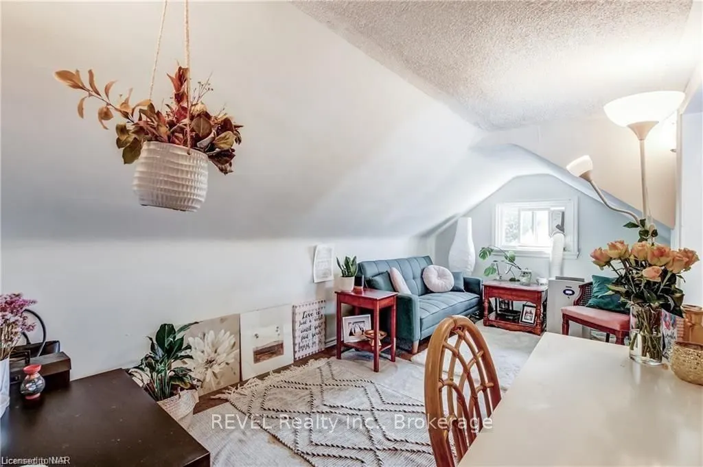 5 LINWOOD Street, #Upper