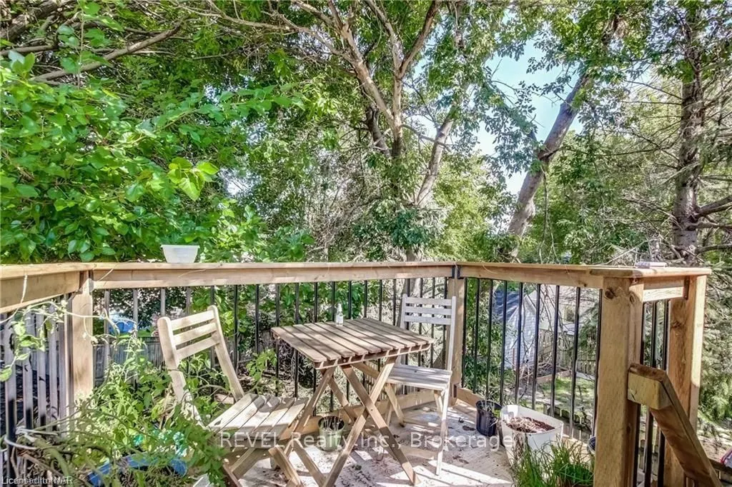 5 LINWOOD Street, #Upper