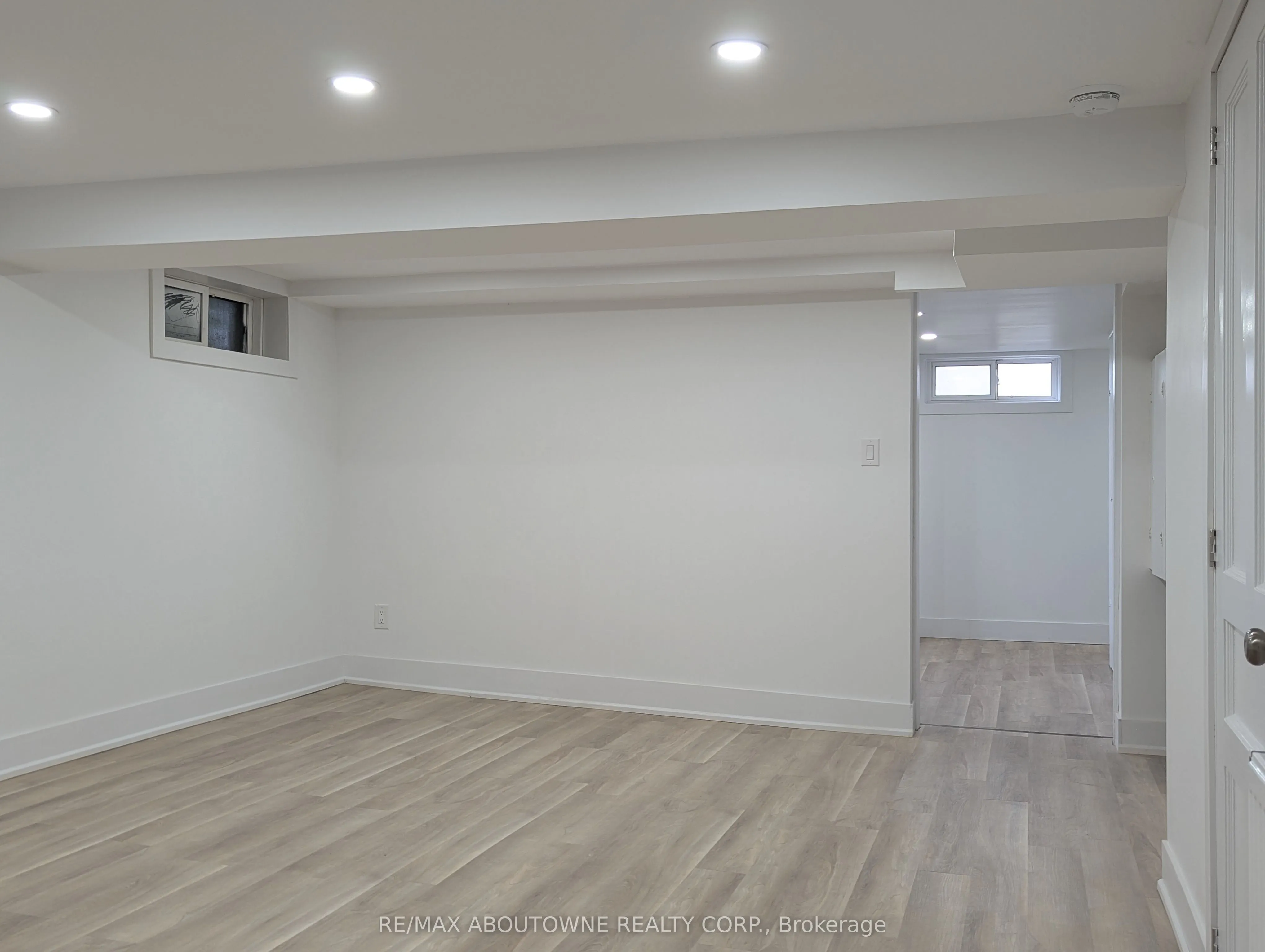 439 Bay Street N, #Lower